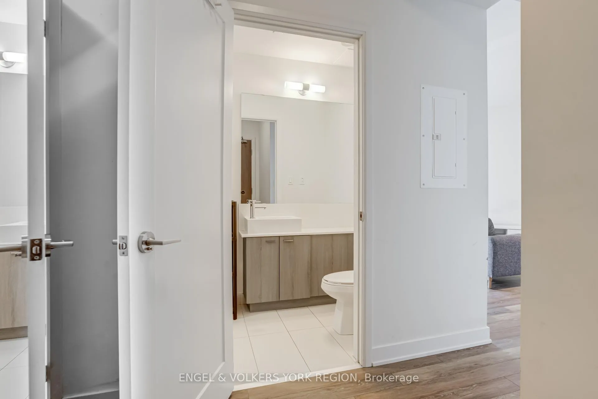 Photo 9 of Unit 1618, 27 Bathurst Street, Toronto, Waterfront Communities — HOMEH