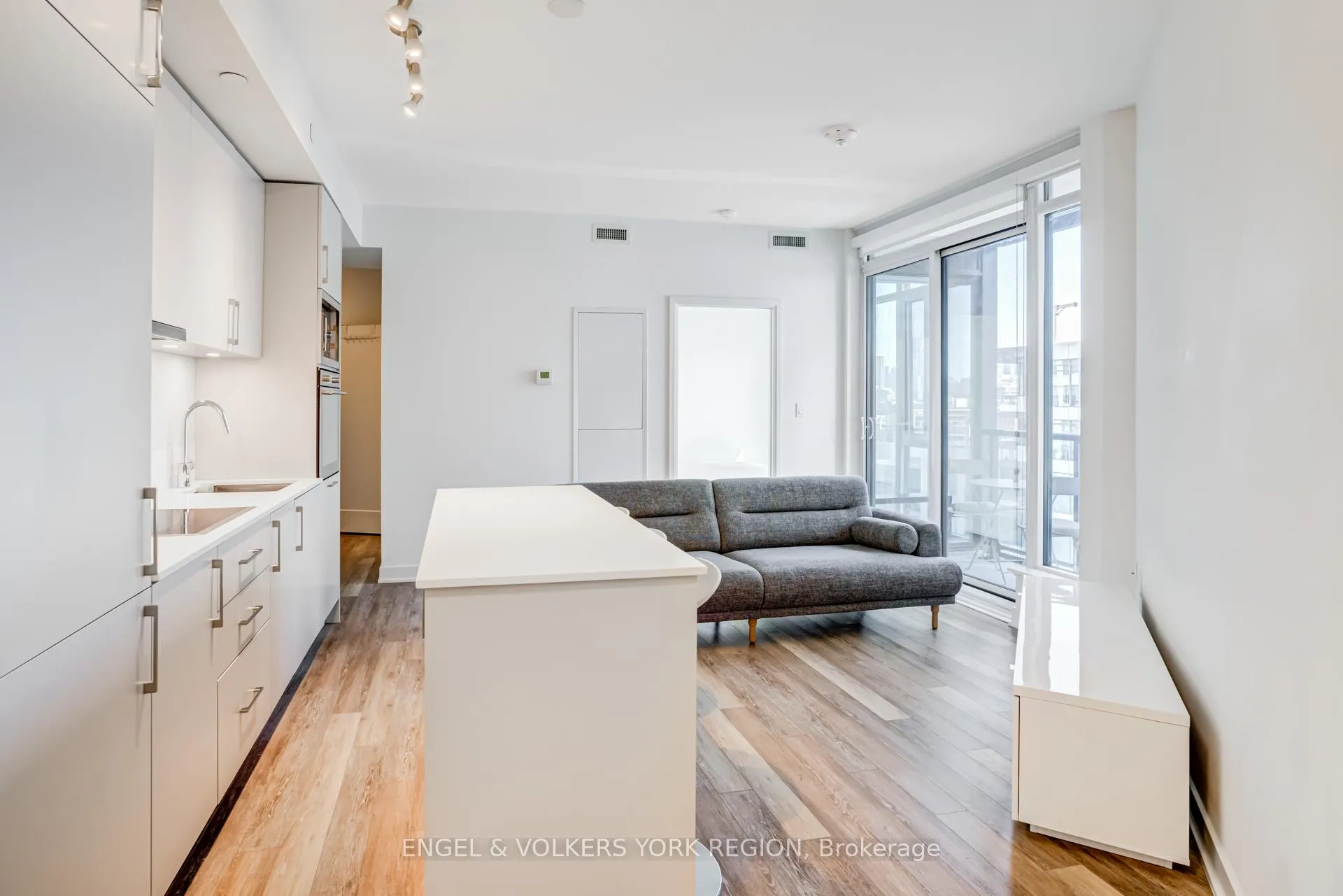 Photo 12 of Unit 1618, 27 Bathurst Street, Toronto, Waterfront Communities — HOMEH