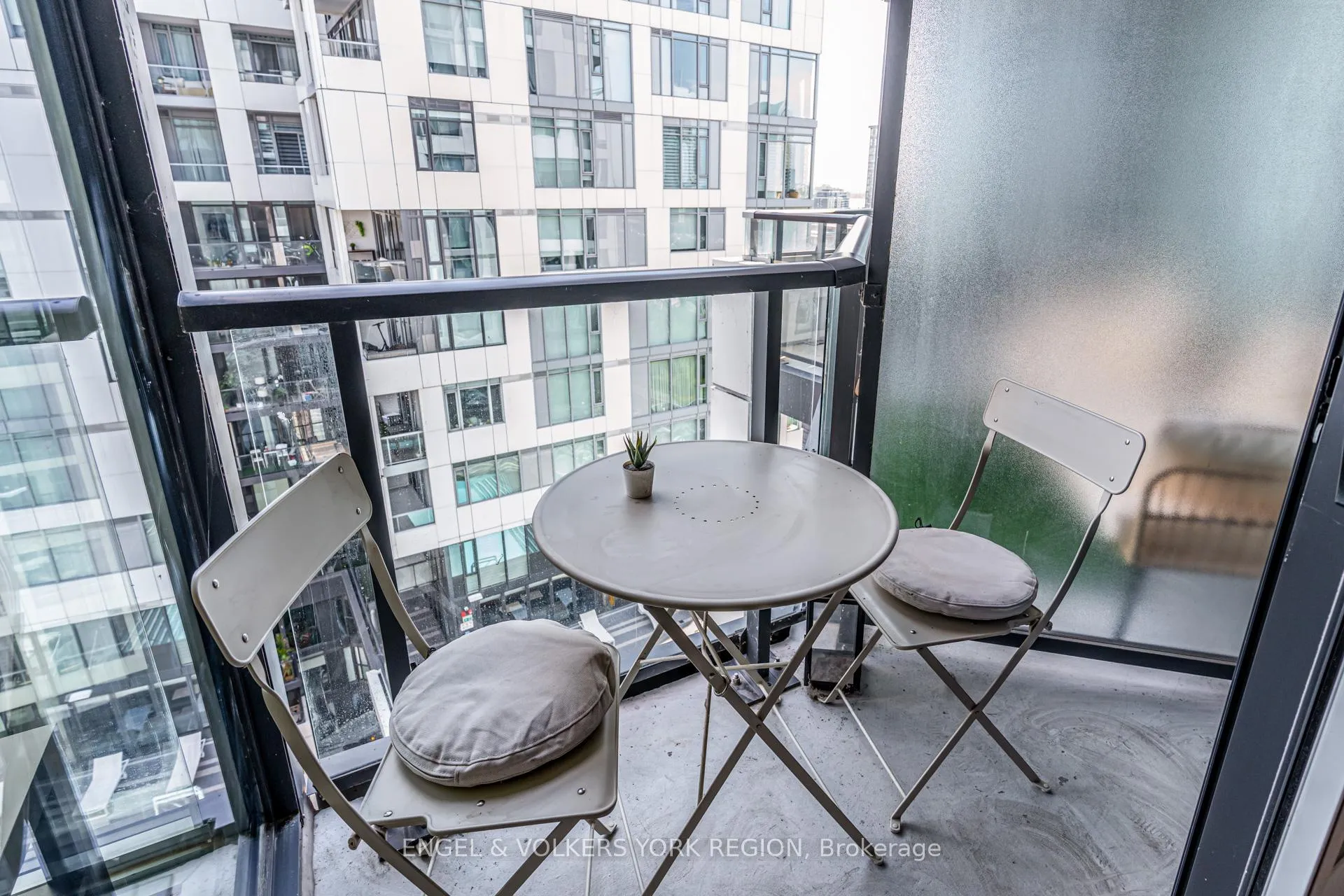 Photo 38 of Unit 1618, 27 Bathurst Street, Toronto, Waterfront Communities — HOMEH