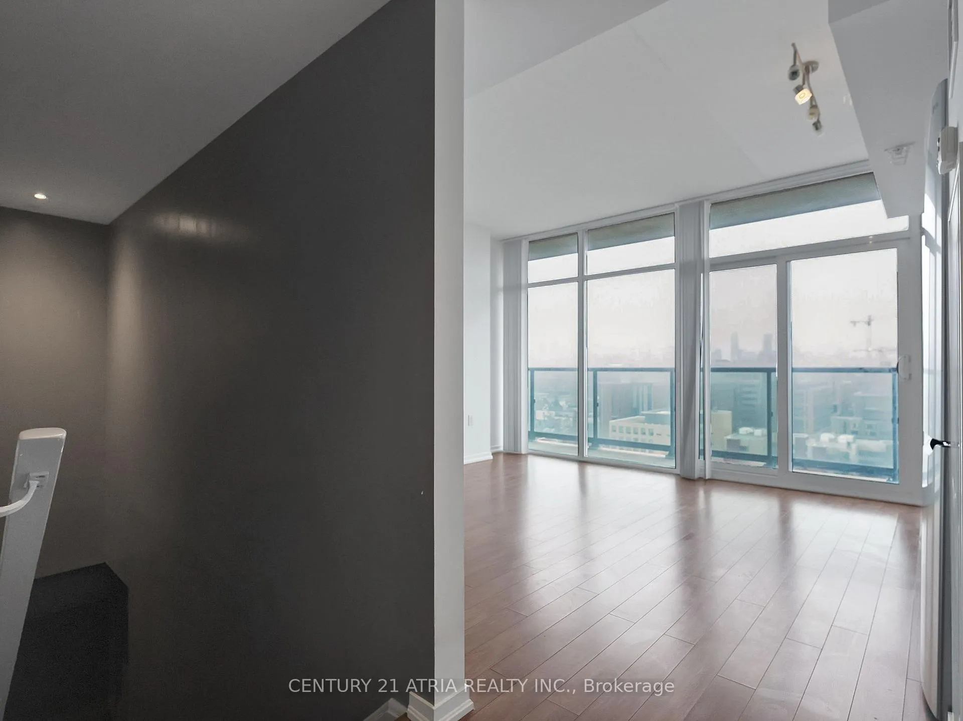 Photo 7 of 36 Lisgar Street, Toronto, Little Portugal — HOMEH