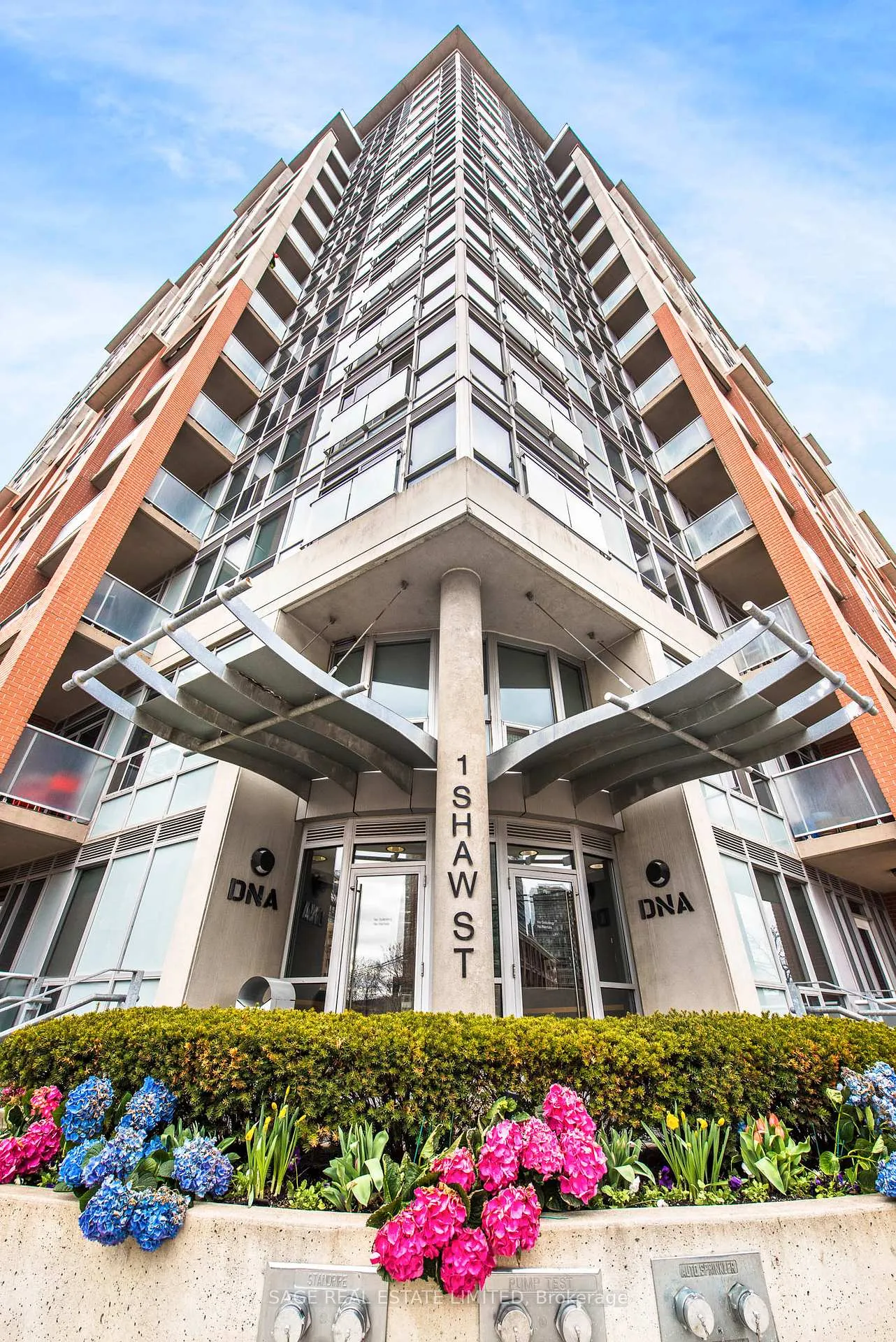 Photo 3 of Unit 328, 1 Shaw Street, Toronto, Niagara — HOMEH