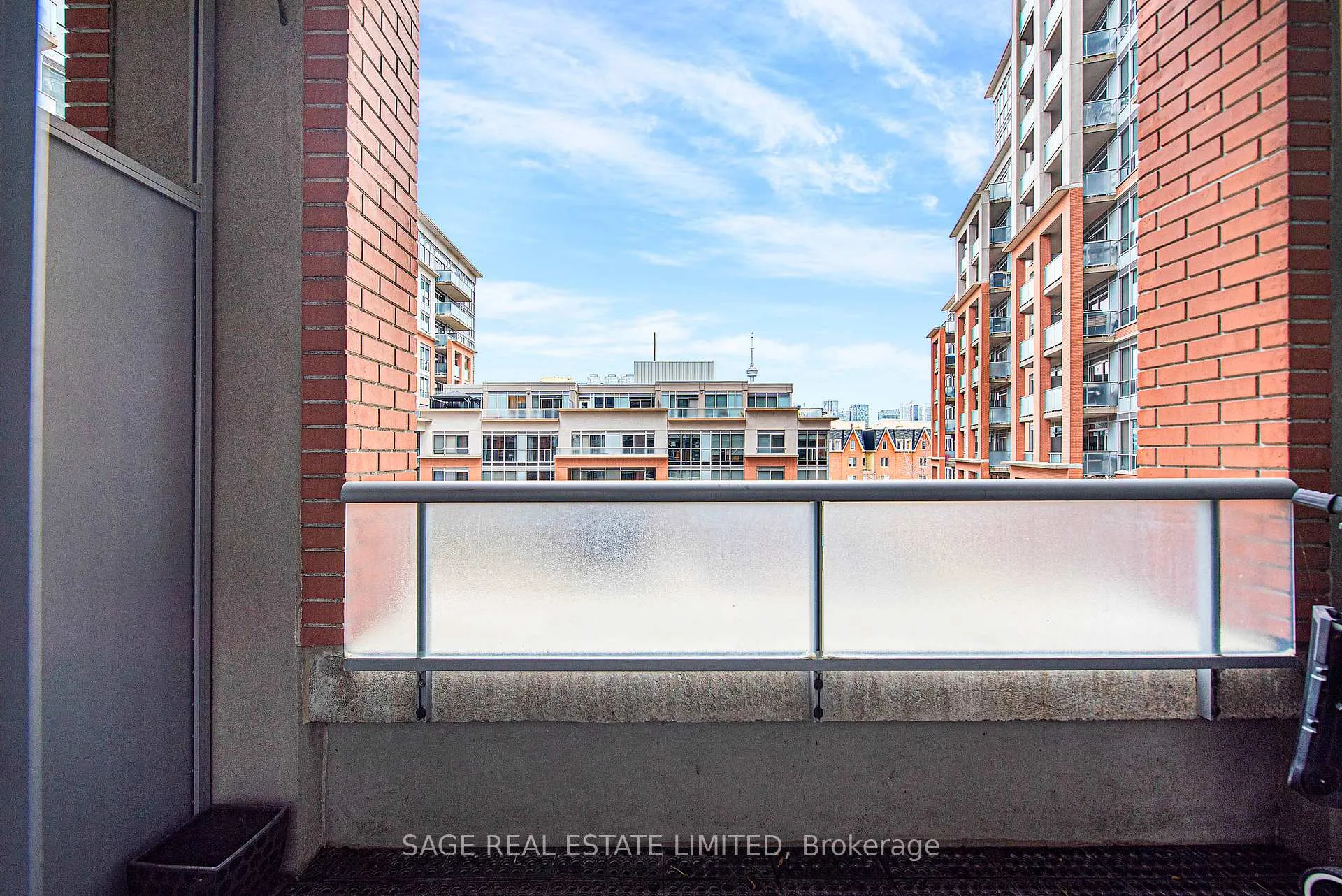 Photo 13 of Unit 328, 1 Shaw Street, Toronto, Niagara — HOMEH