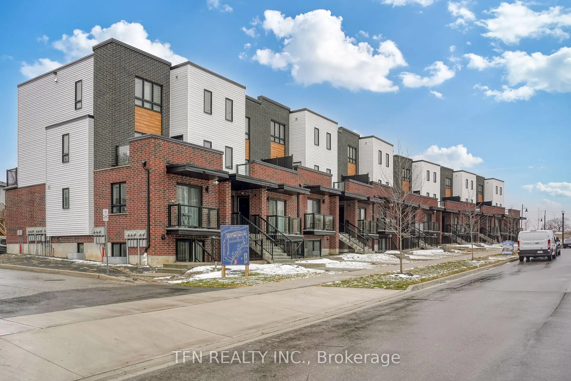 Photo 1 of 293 Chapel Hill Drive, Kitchener — HOMEH