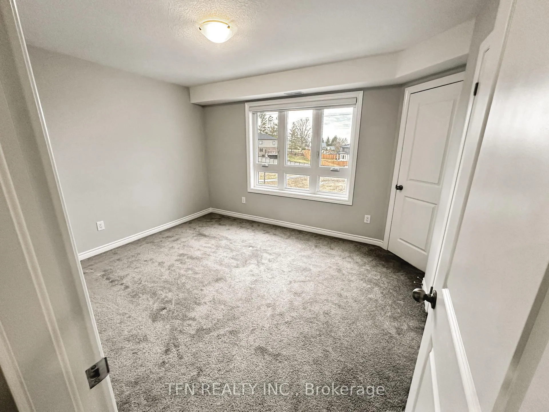 Photo 7 of 293 Chapel Hill Drive, Kitchener — HOMEH