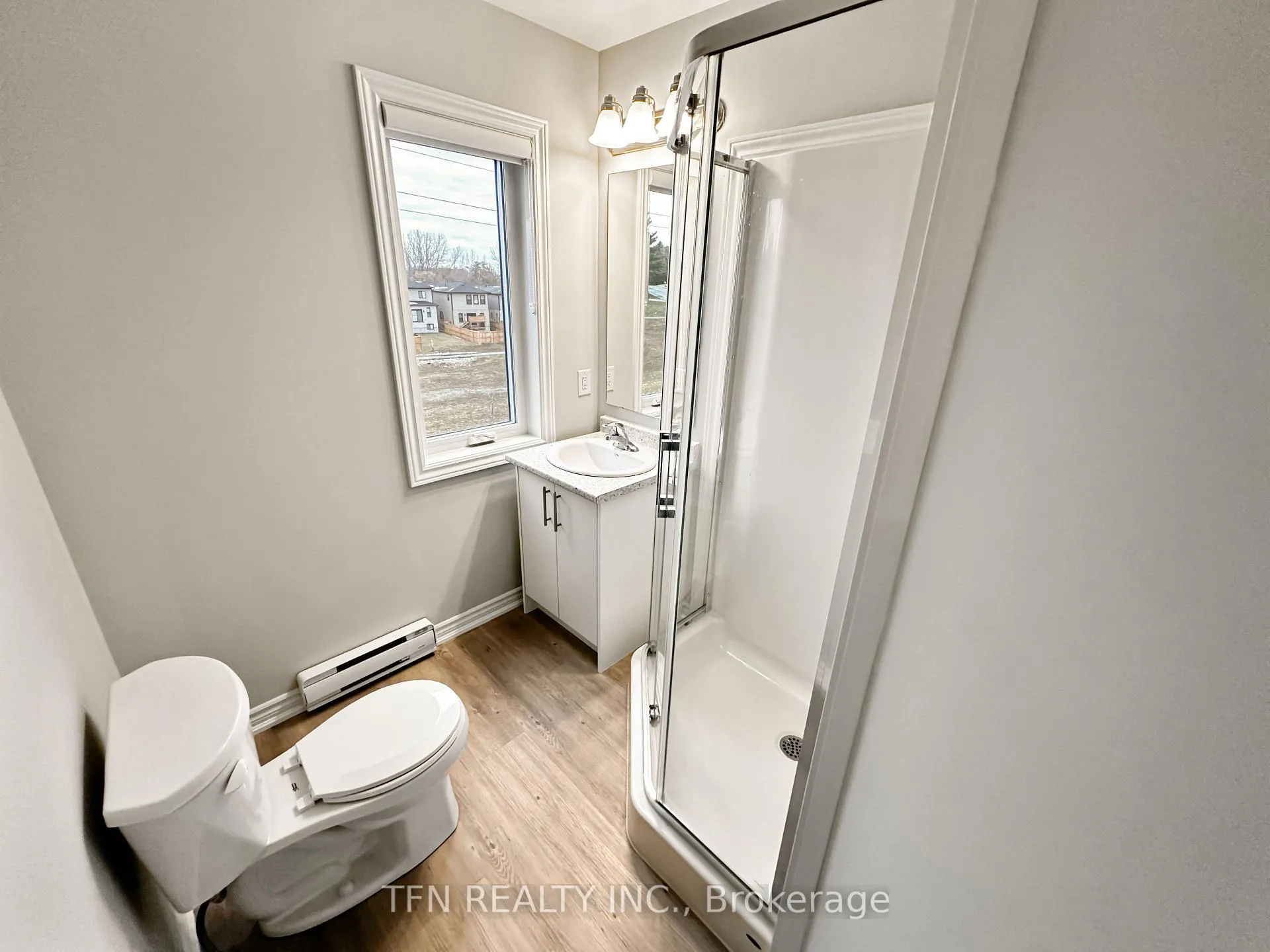 Photo 9 of 293 Chapel Hill Drive, Kitchener — HOMEH