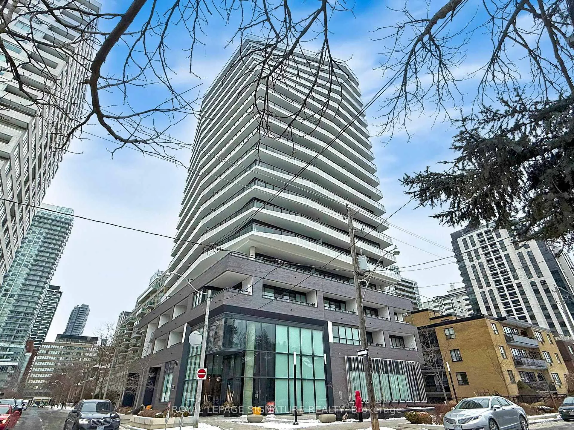 Photo 1 of Unit 809, 11 Lillian Street, Toronto, Mount Pleasant West — HOMEH