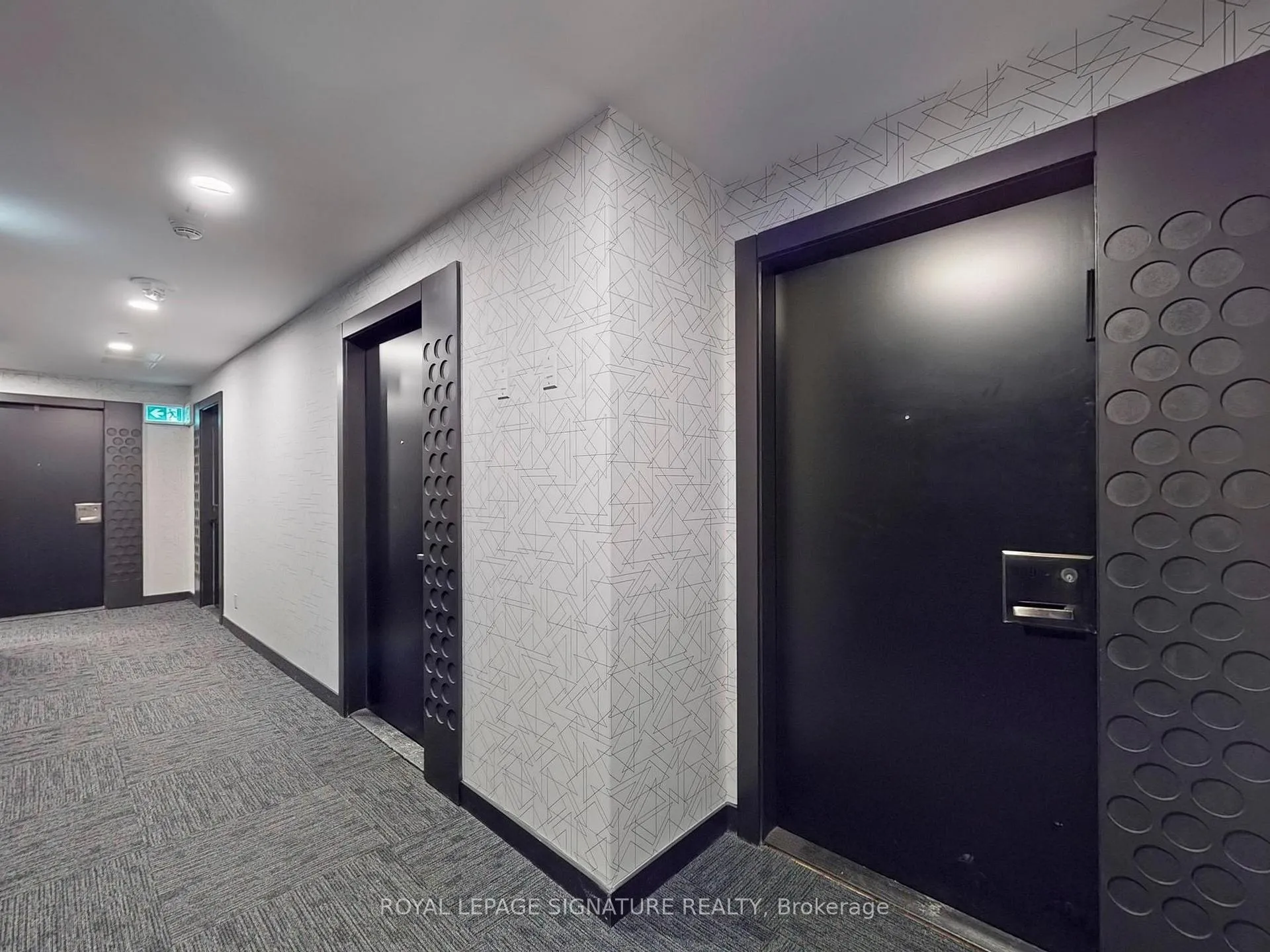 Photo 4 of Unit 809, 11 Lillian Street, Toronto, Mount Pleasant West — HOMEH