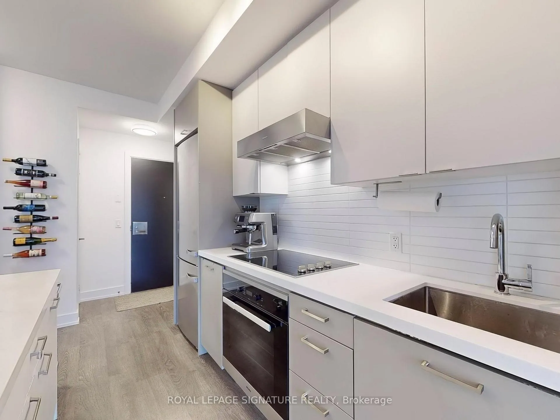 Photo 12 of Unit 809, 11 Lillian Street, Toronto, Mount Pleasant West — HOMEH
