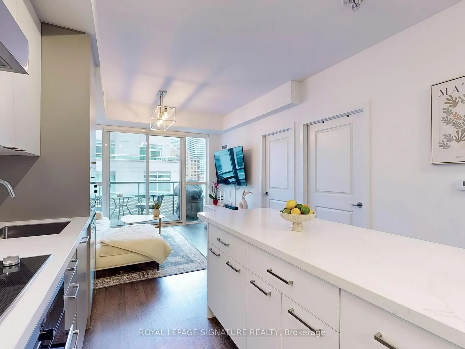 Photo 14 of Unit 809, 11 Lillian Street, Toronto, Mount Pleasant West — HOMEH