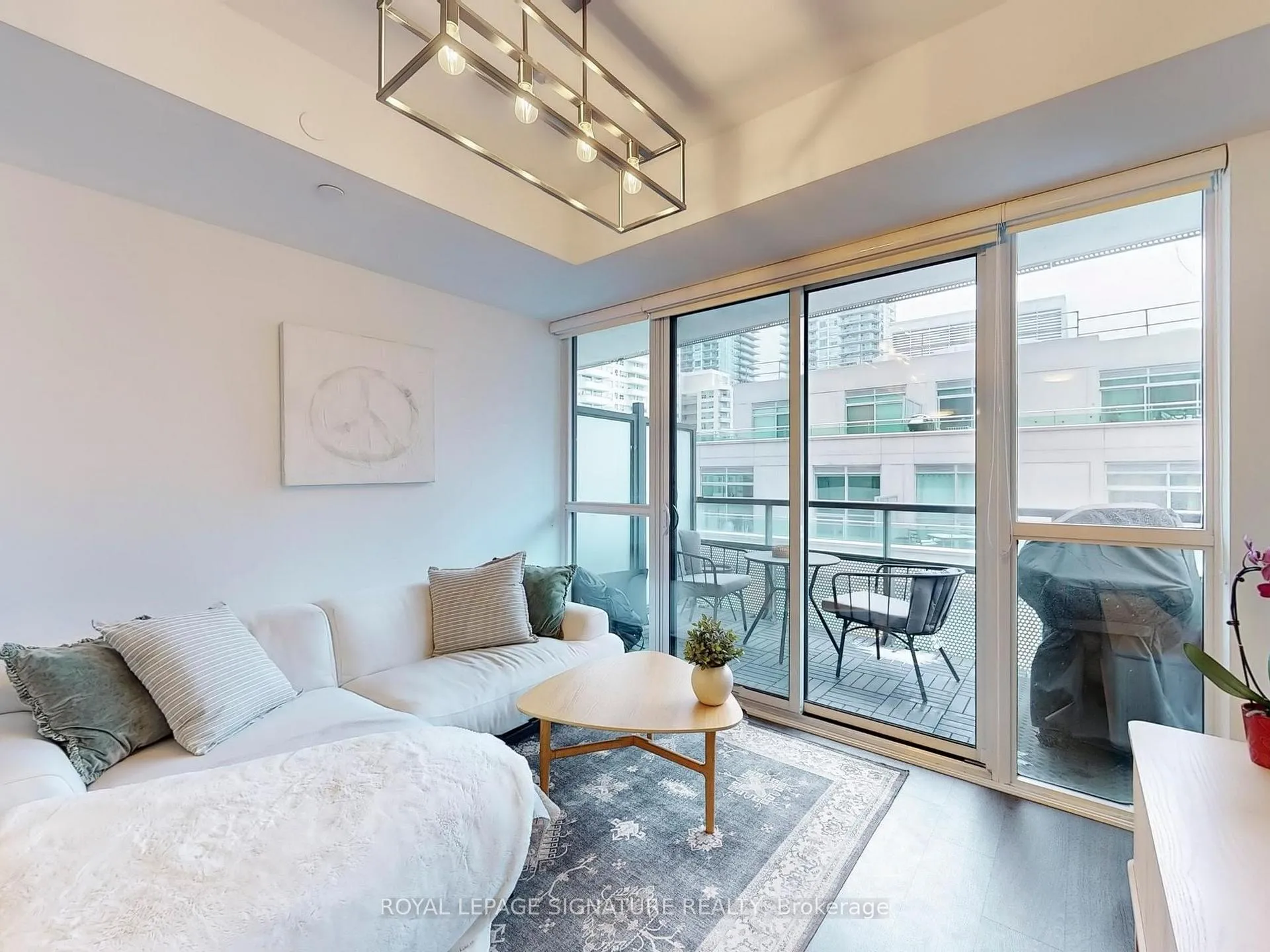 Photo 15 of Unit 809, 11 Lillian Street, Toronto, Mount Pleasant West — HOMEH