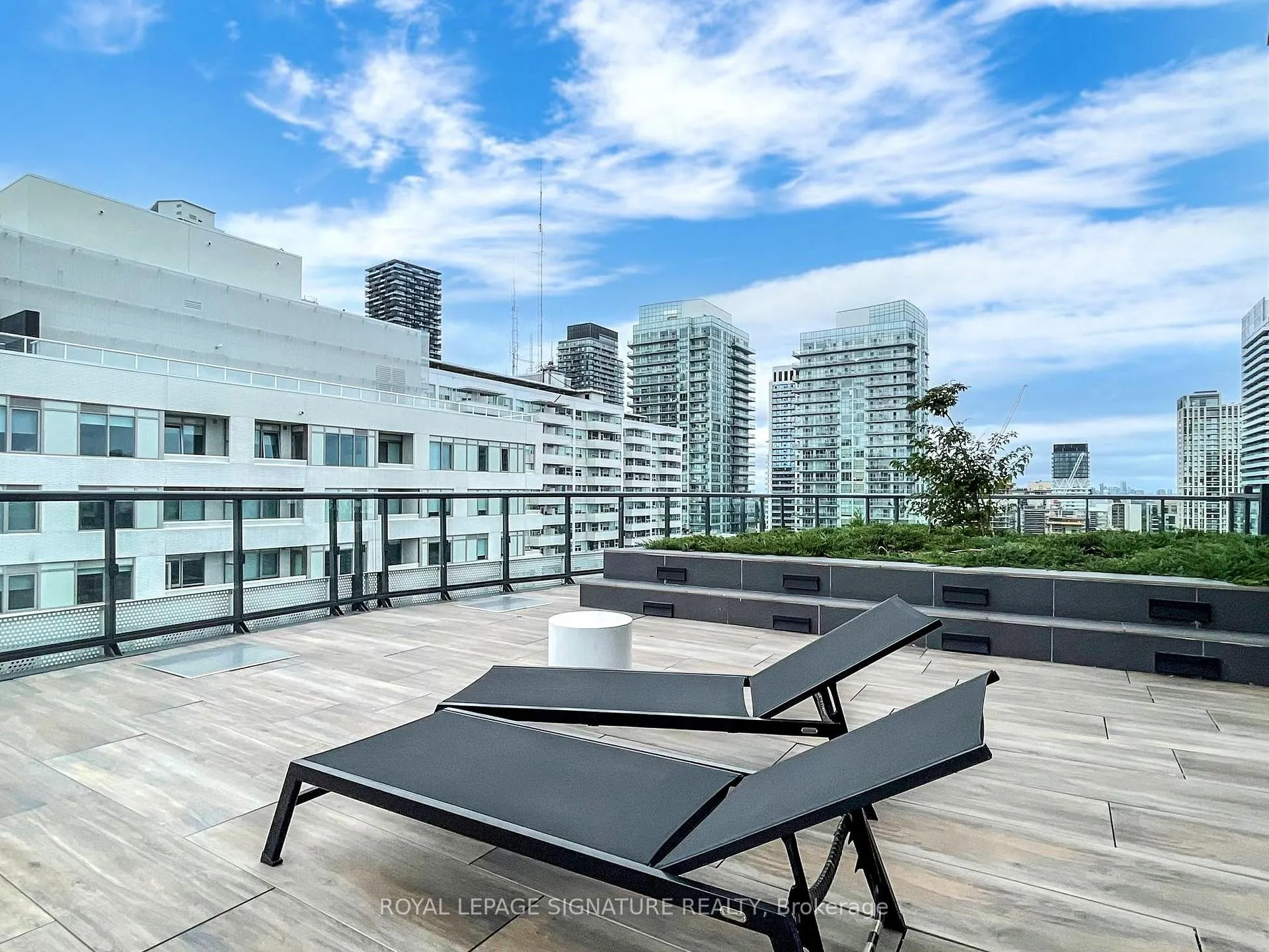 Photo 37 of Unit 809, 11 Lillian Street, Toronto, Mount Pleasant West — HOMEH