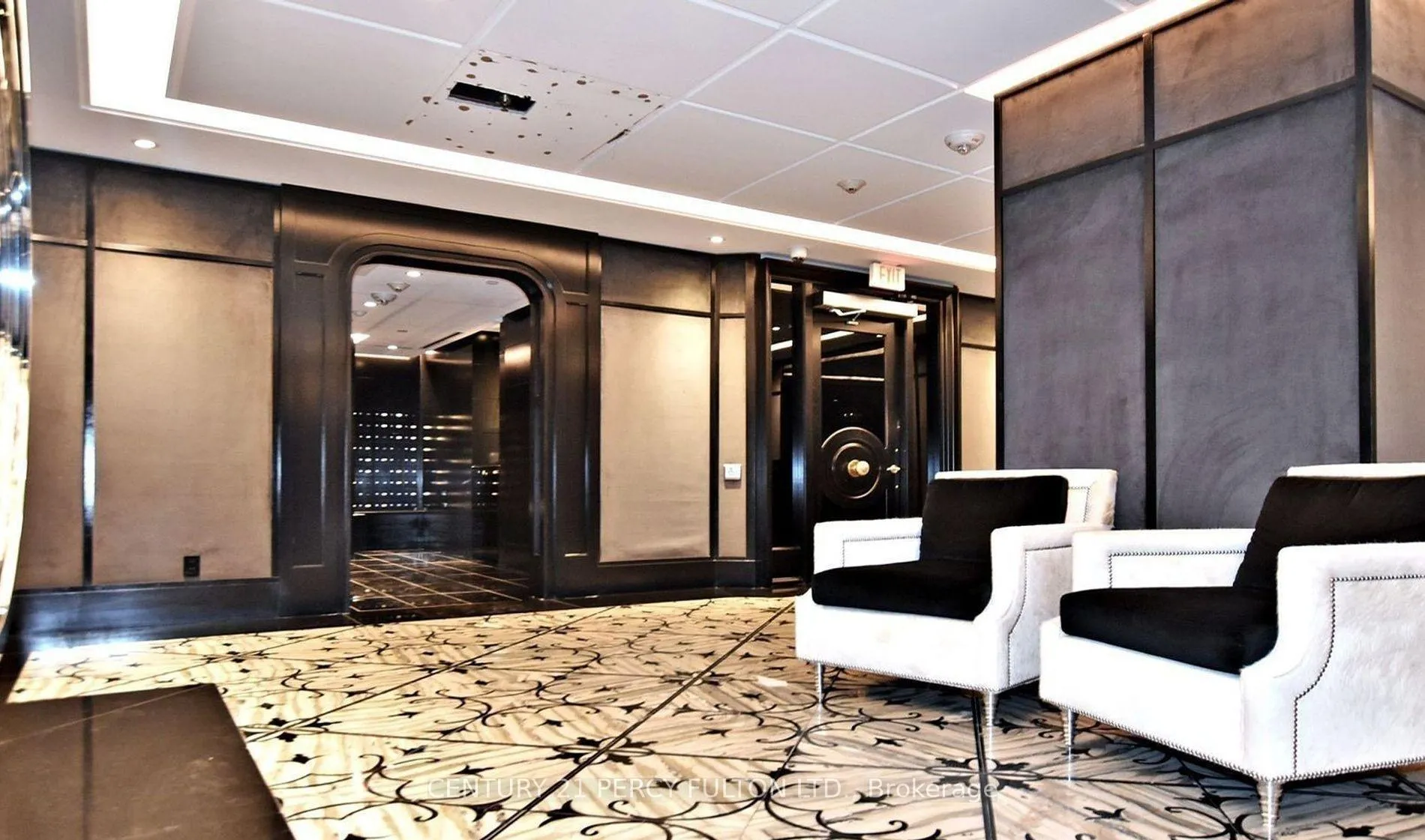 Photo 4 of Unit 2408, 88 Blue Jays Way, Toronto, Waterfront Communities — HOMEH