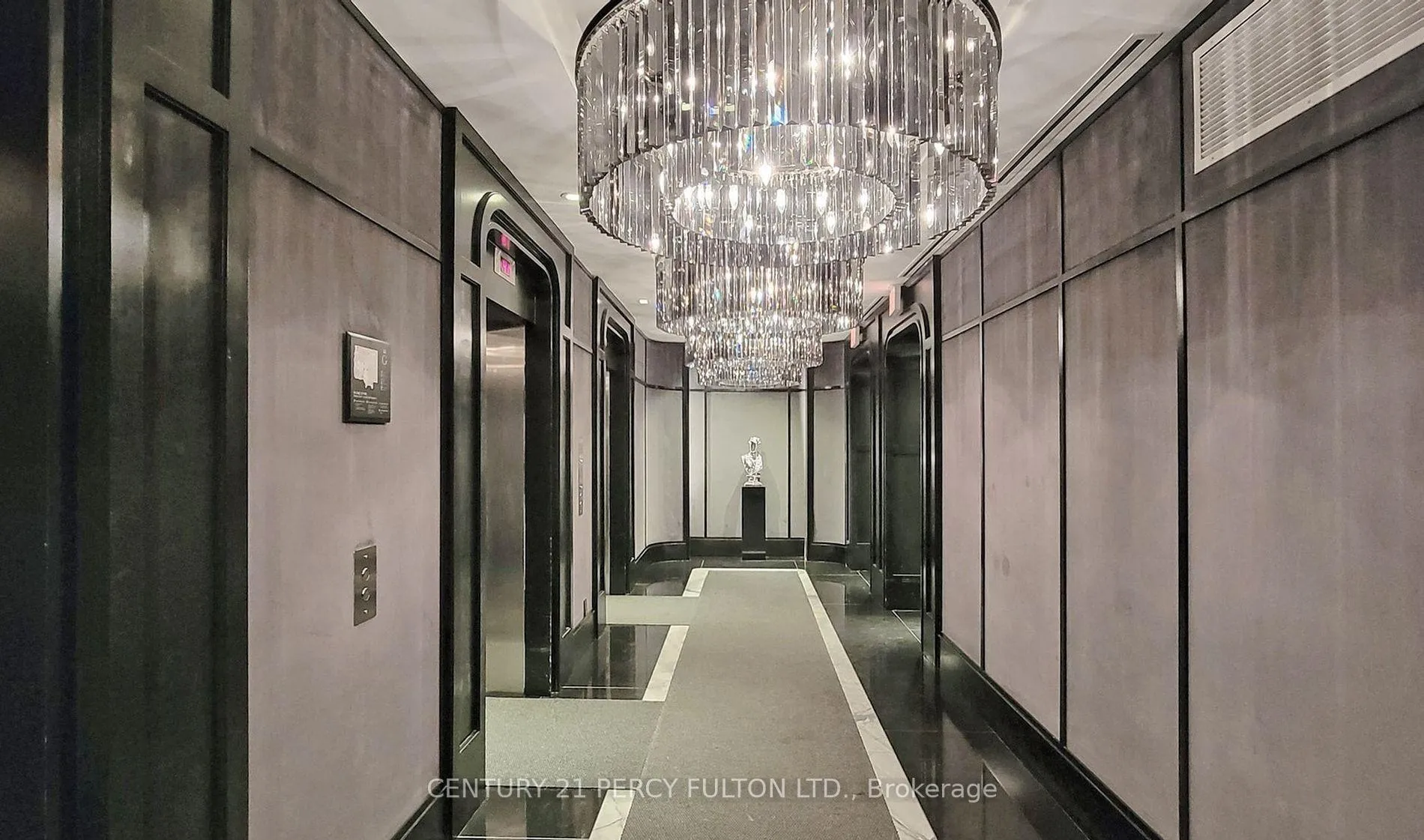 Photo 5 of Unit 2408, 88 Blue Jays Way, Toronto, Waterfront Communities — HOMEH