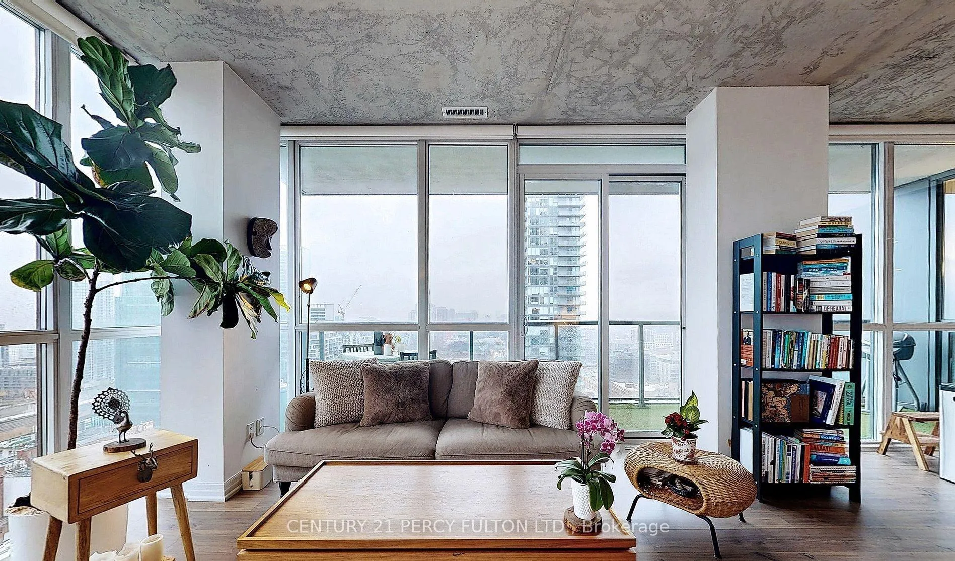 Photo 8 of Unit 2408, 88 Blue Jays Way, Toronto, Waterfront Communities — HOMEH