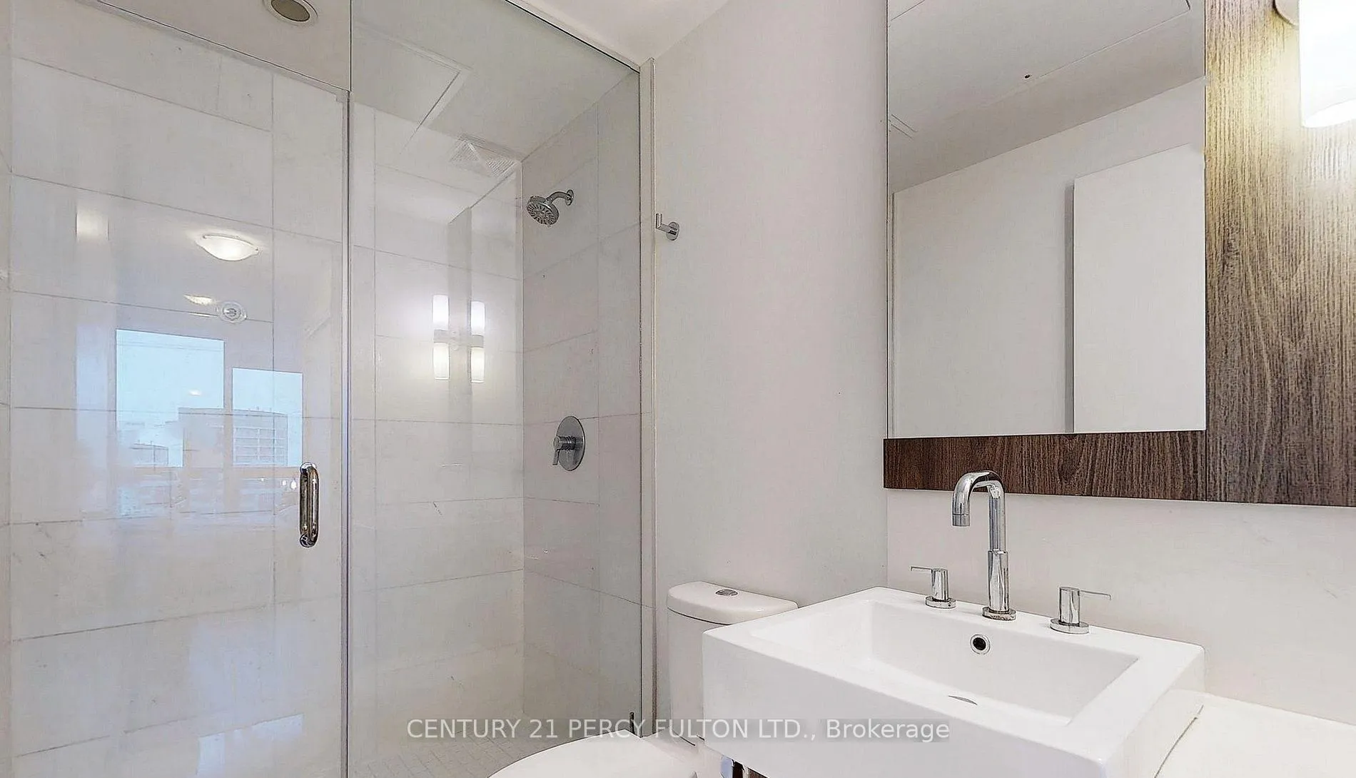 Photo 15 of Unit 2408, 88 Blue Jays Way, Toronto, Waterfront Communities — HOMEH