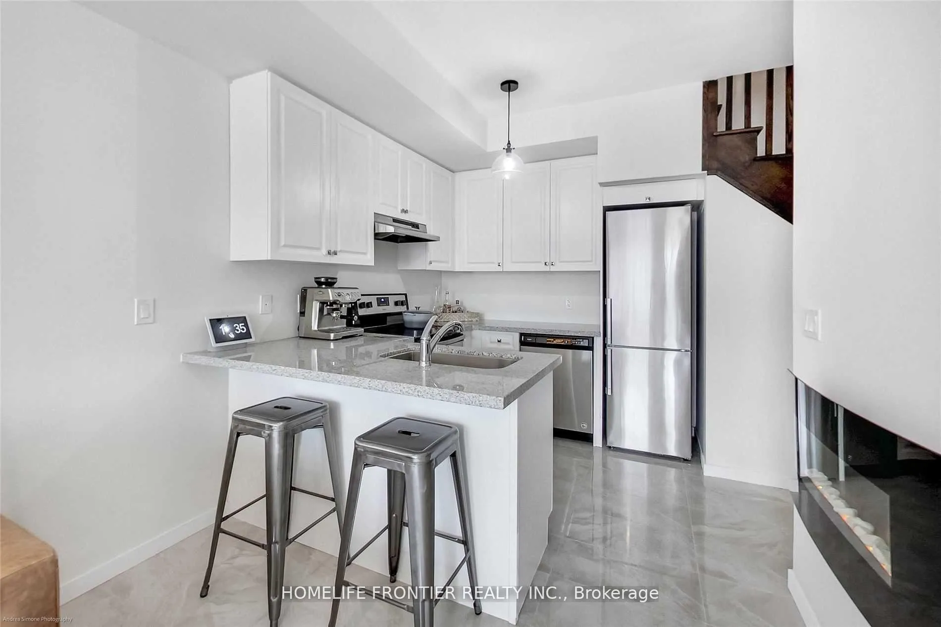 Photo 3 of Unit 121, 600 Alex Gardner Circle, Aurora, Aurora Heights — HOMEH