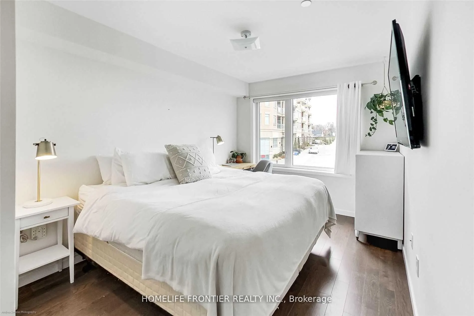 Photo 4 of Unit 121, 600 Alex Gardner Circle, Aurora, Aurora Heights — HOMEH