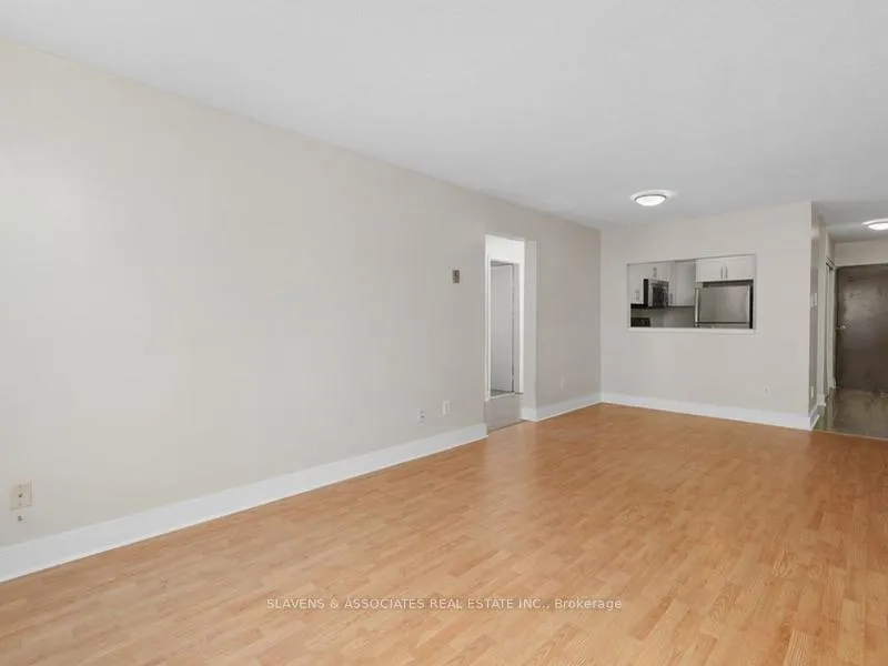 Photo 4 of Unit 303, 170 Grove Street E, Barrie, Wellington — HOMEH