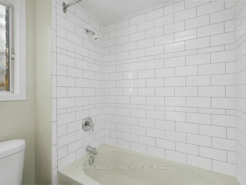 Photo 7 of Unit 303, 170 Grove Street E, Barrie, Wellington — HOMEH