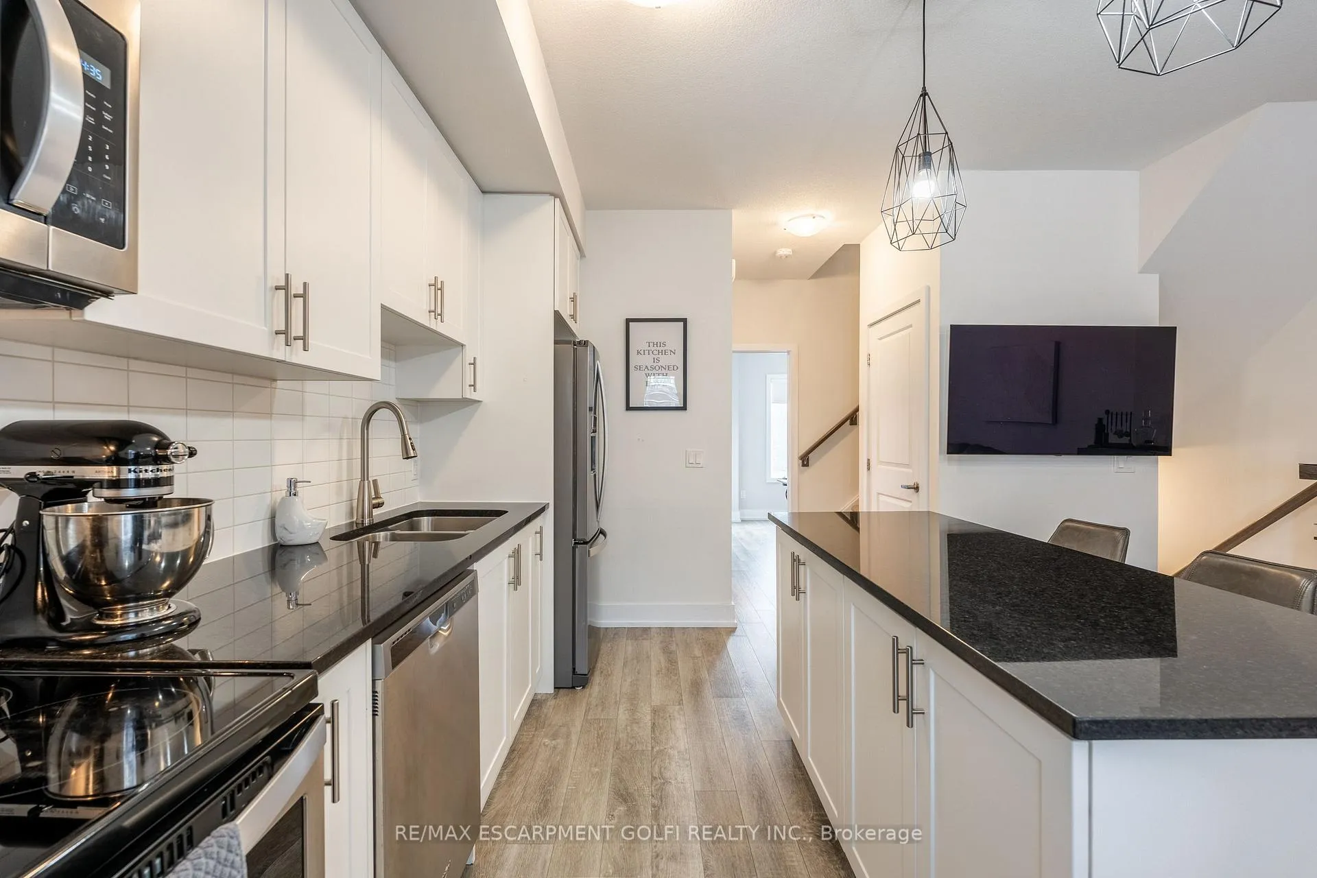 Photo 15 of Unit 10, 115 Shoreview Place, Hamilton, Stoney Creek — HOMEH