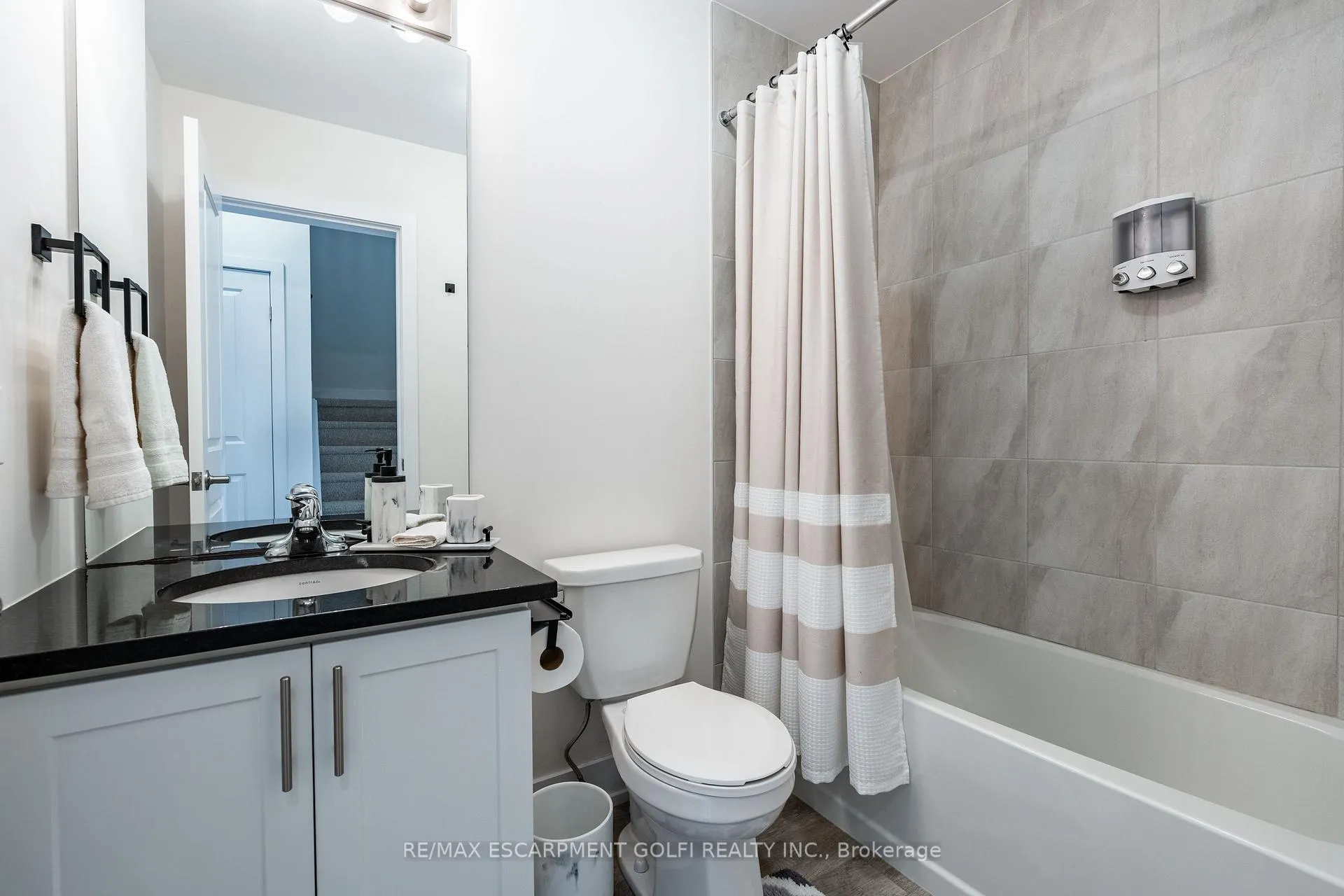 Photo 21 of Unit 10, 115 Shoreview Place, Hamilton, Stoney Creek — HOMEH