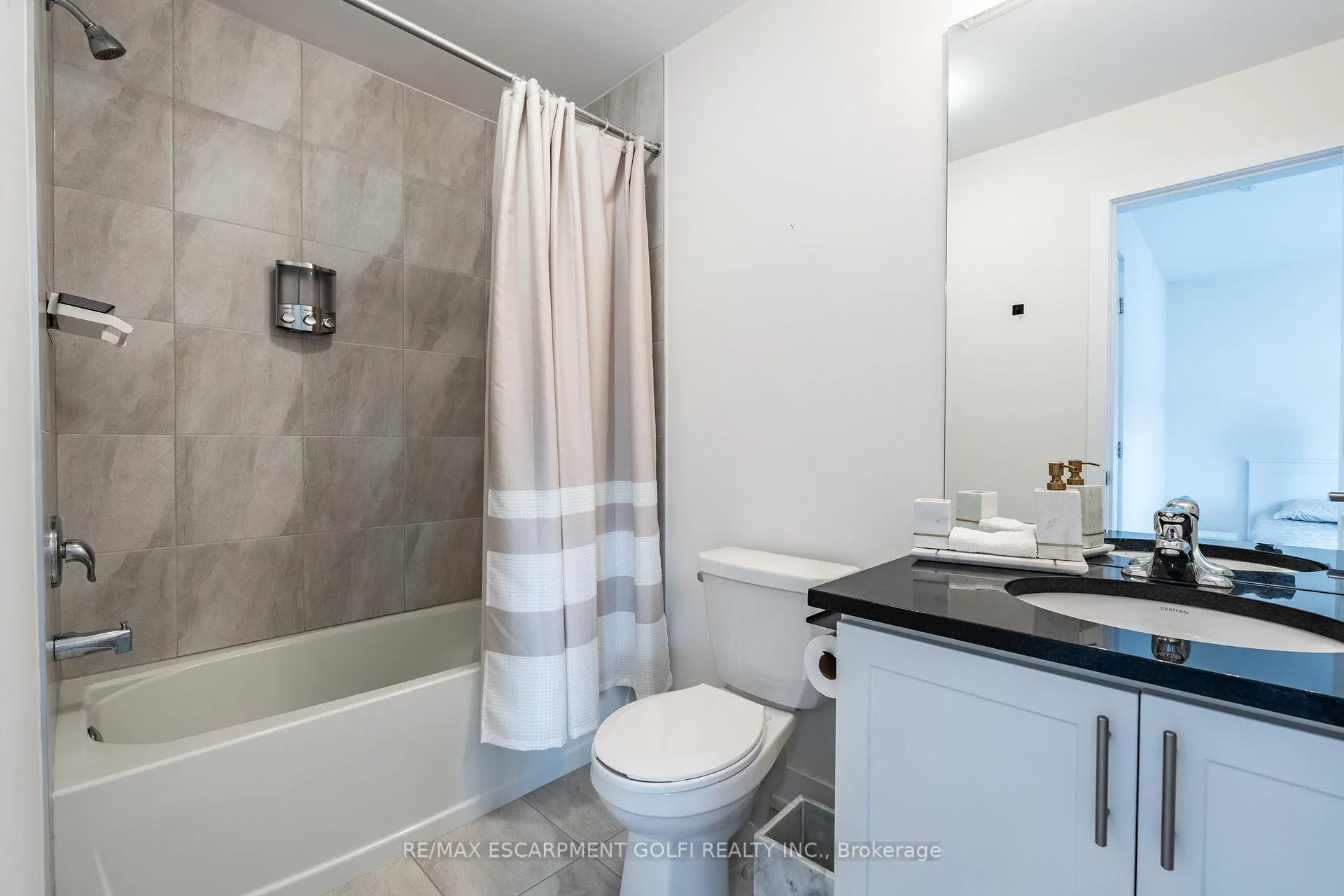 Photo 31 of Unit 10, 115 Shoreview Place, Hamilton, Stoney Creek — HOMEH
