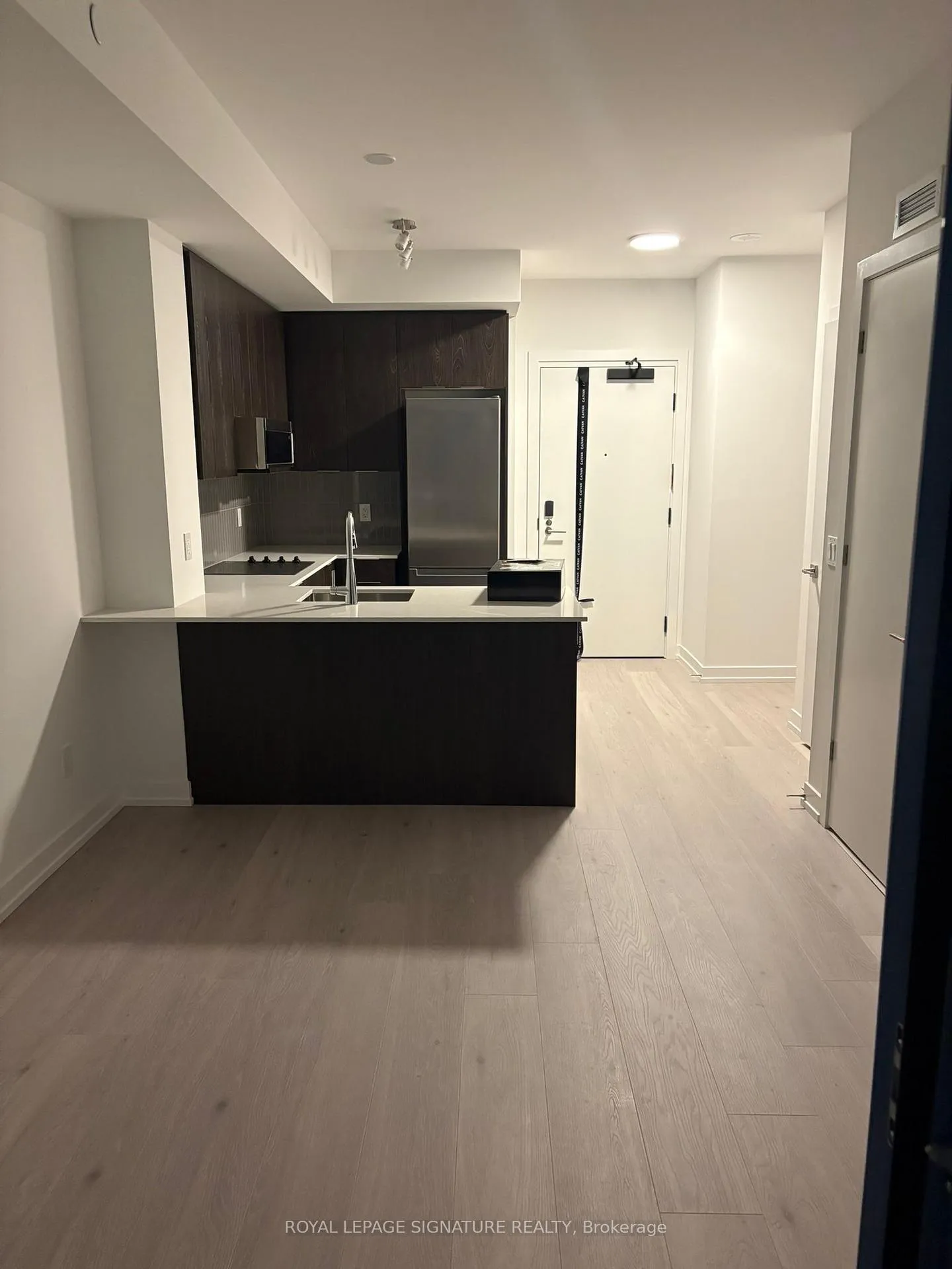 Photo 5 of Unit 552, 2782 Barton Street, Hamilton, Riverdale — HOMEH