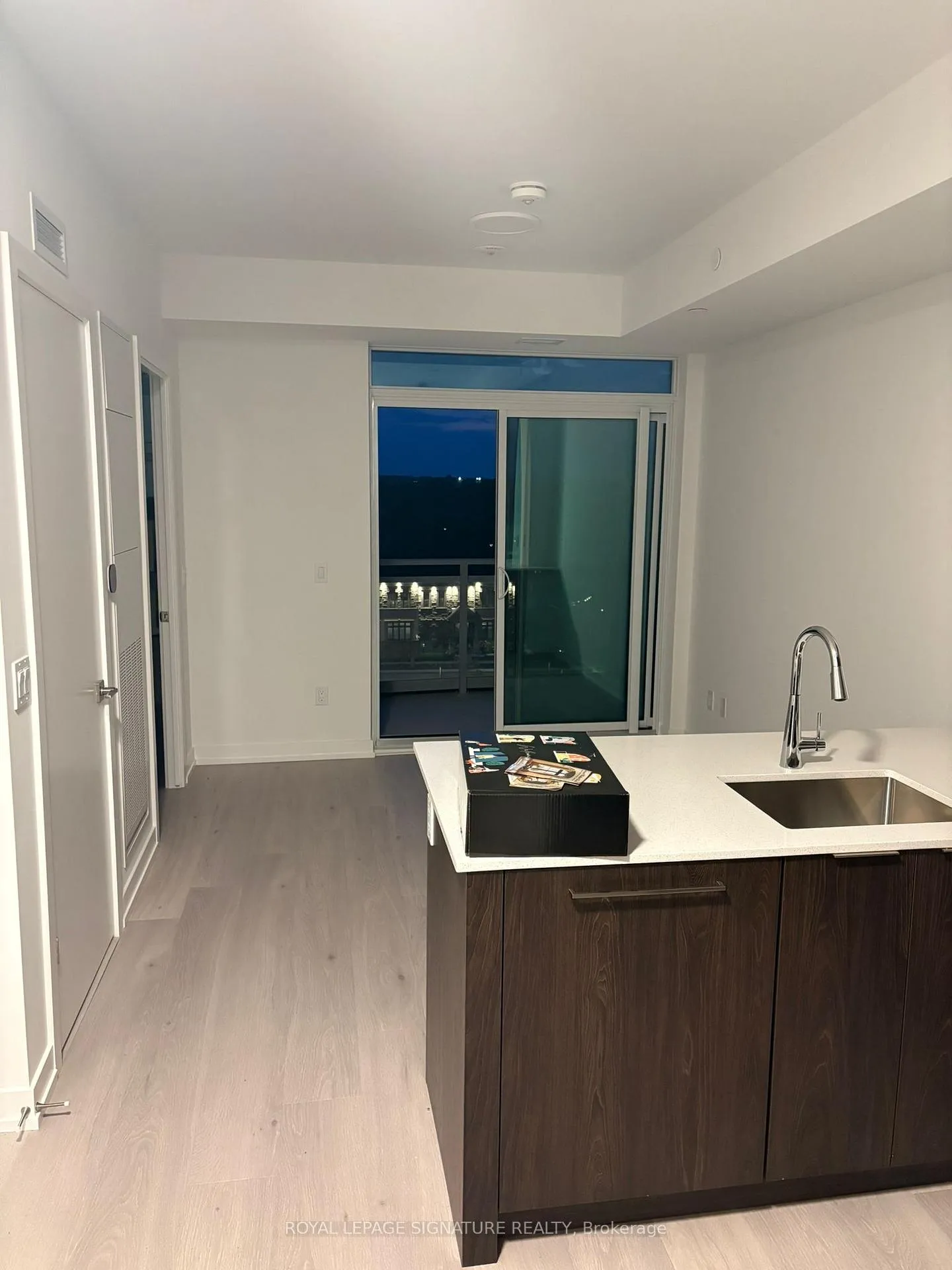 Photo 6 of Unit 552, 2782 Barton Street, Hamilton, Riverdale — HOMEH