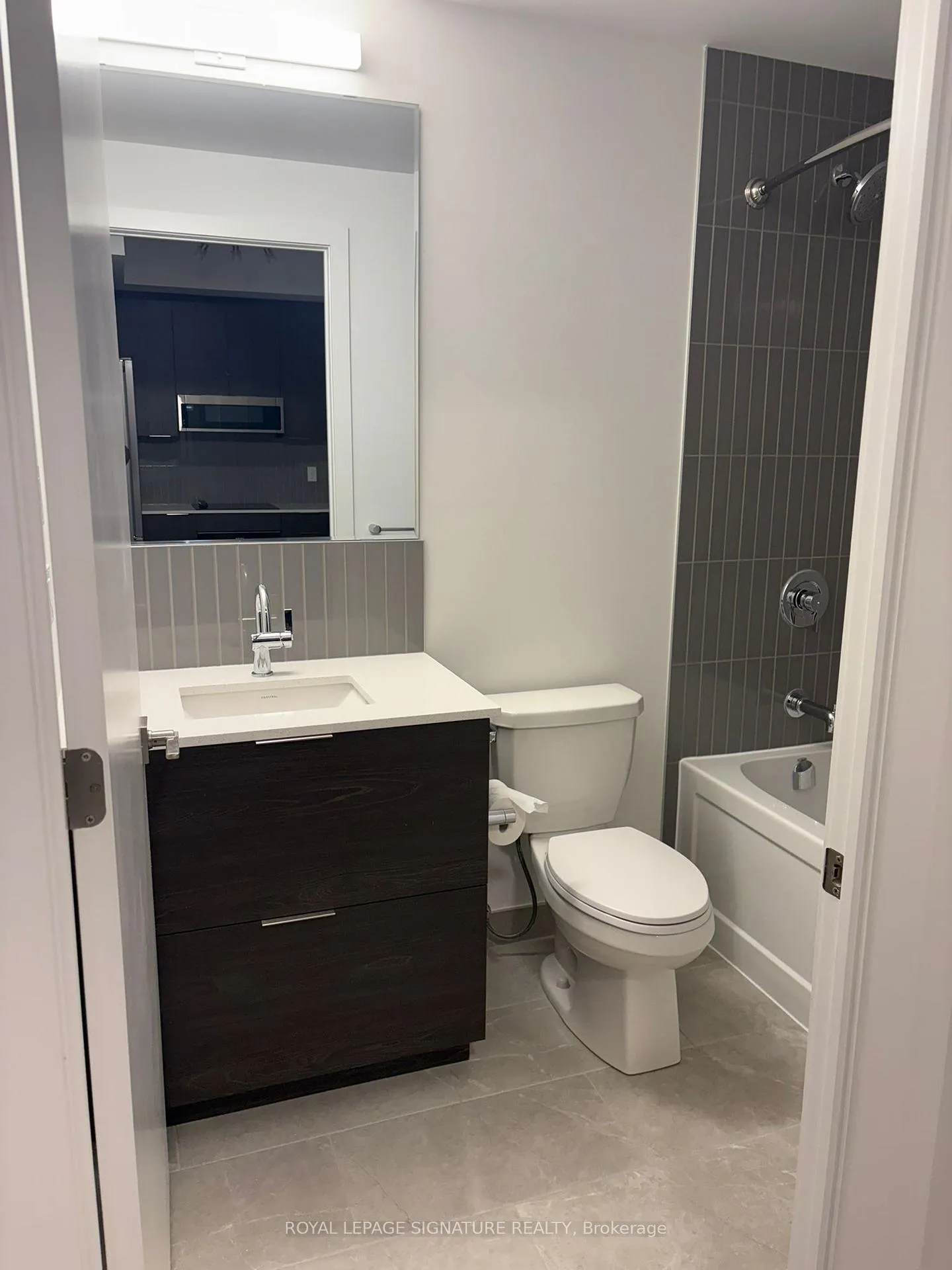 Photo 10 of Unit 552, 2782 Barton Street, Hamilton, Riverdale — HOMEH