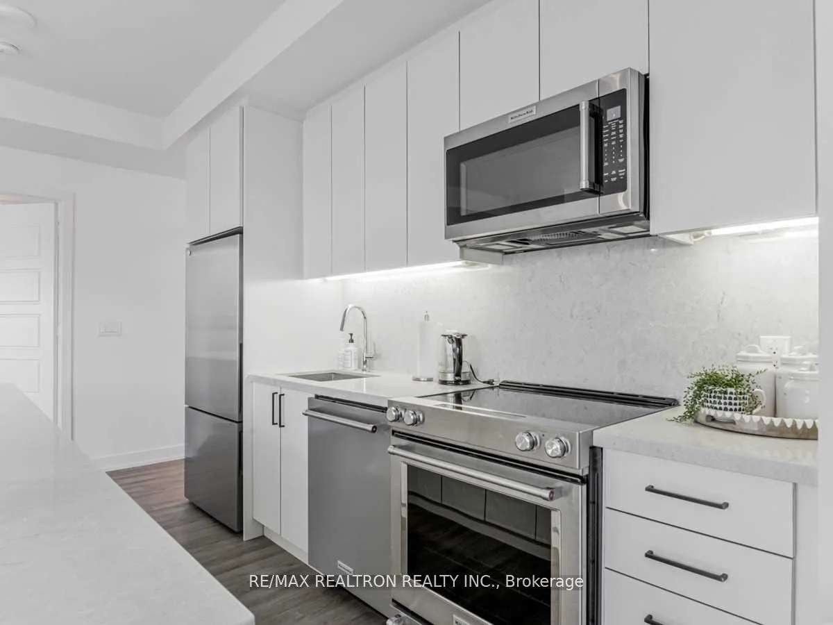 Photo 9 of Unit D326, 333 Sea Ray Avenue, Innisfil, Rural Innisfil — HOMEH