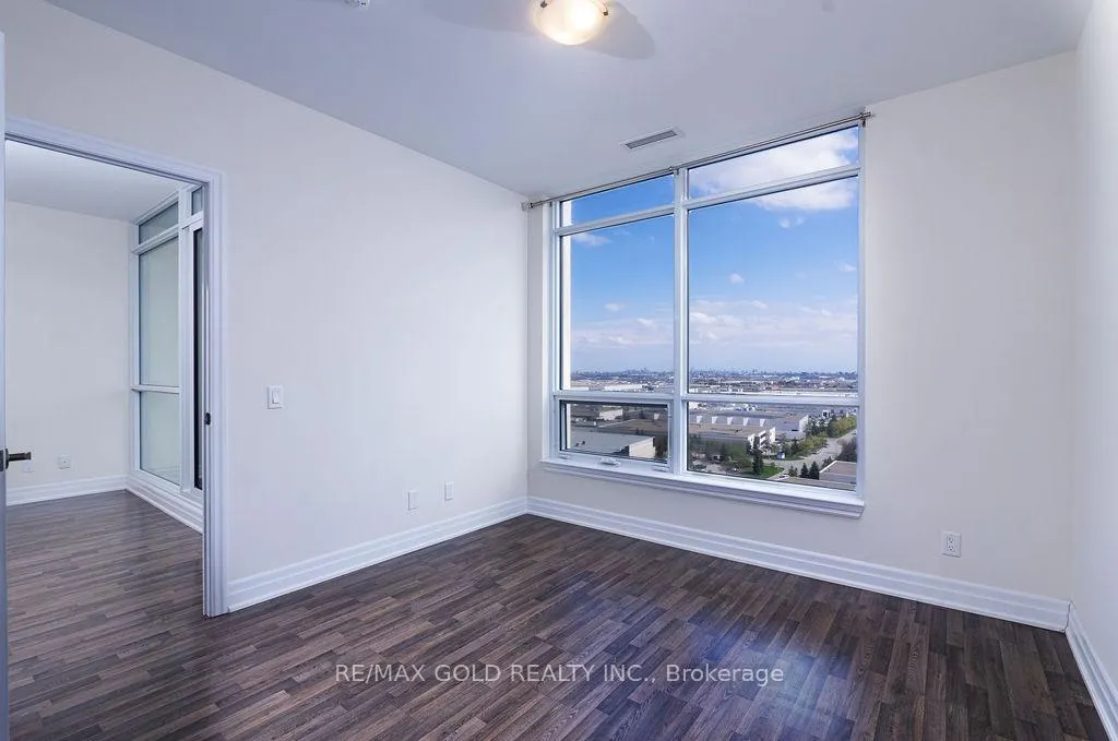 Photo 8 of Unit 1507, 9075 Jane Street, Vaughan, Concord — HOMEH