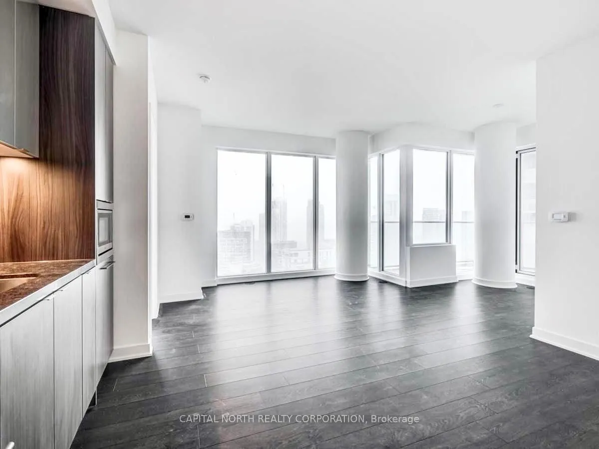 Photo 6 of Unit 4005, 115 Blue Jays Way, Toronto, Waterfront Communities — HOMEH
