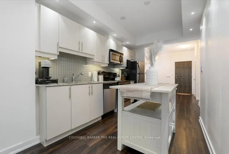 Photo 3 of Unit 410, 18 Harbour Street E, Toronto, Waterfront Communities — HOMEH
