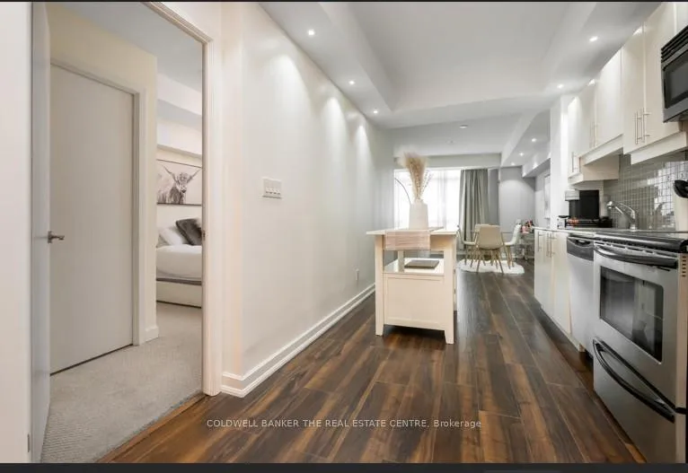 Photo 4 of Unit 410, 18 Harbour Street E, Toronto, Waterfront Communities — HOMEH