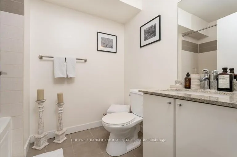Photo 14 of Unit 410, 18 Harbour Street E, Toronto, Waterfront Communities — HOMEH