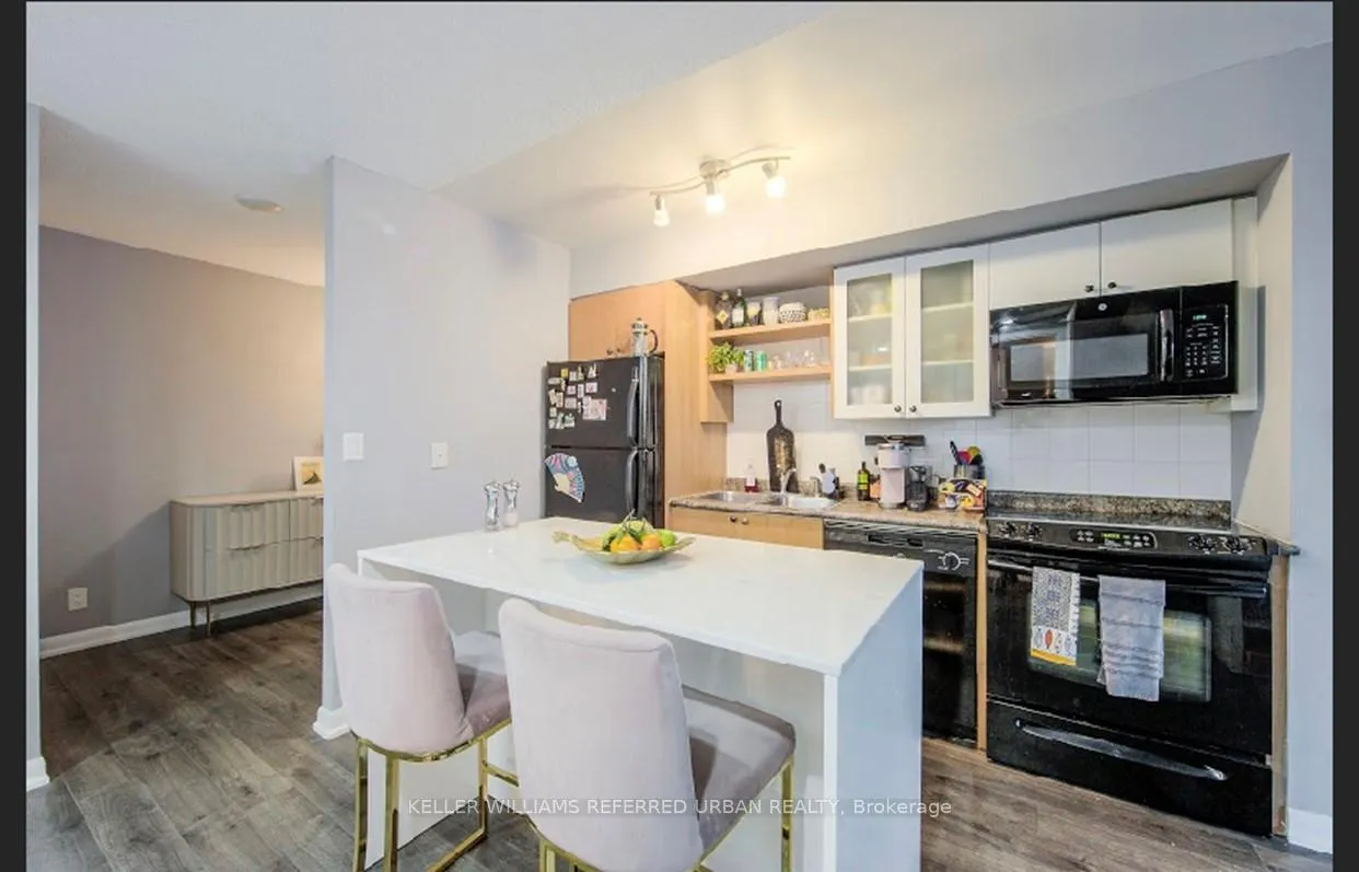 Photo 3 of Unit 1201, 600 Fleet Street, Toronto, Niagara — HOMEH