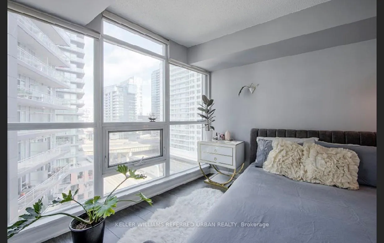 Photo 8 of Unit 1201, 600 Fleet Street, Toronto, Niagara — HOMEH