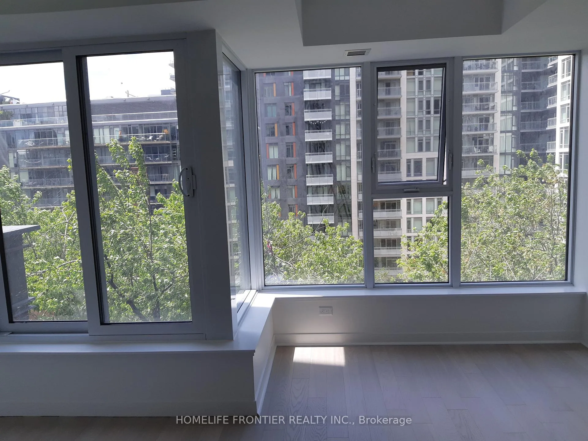 Photo 5 of Unit 706, 501 Adelaide Street W, Toronto, Waterfront Communities — HOMEH