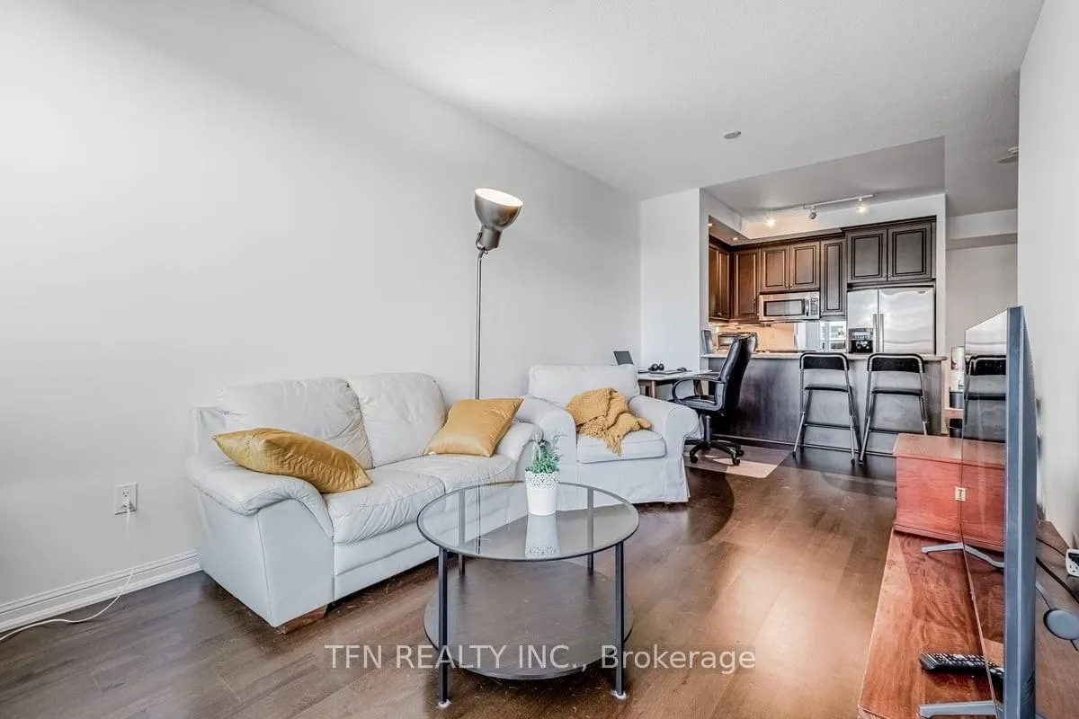 Photo 8 of Unit 501, 628 Fleet Street, Toronto, Niagara — HOMEH
