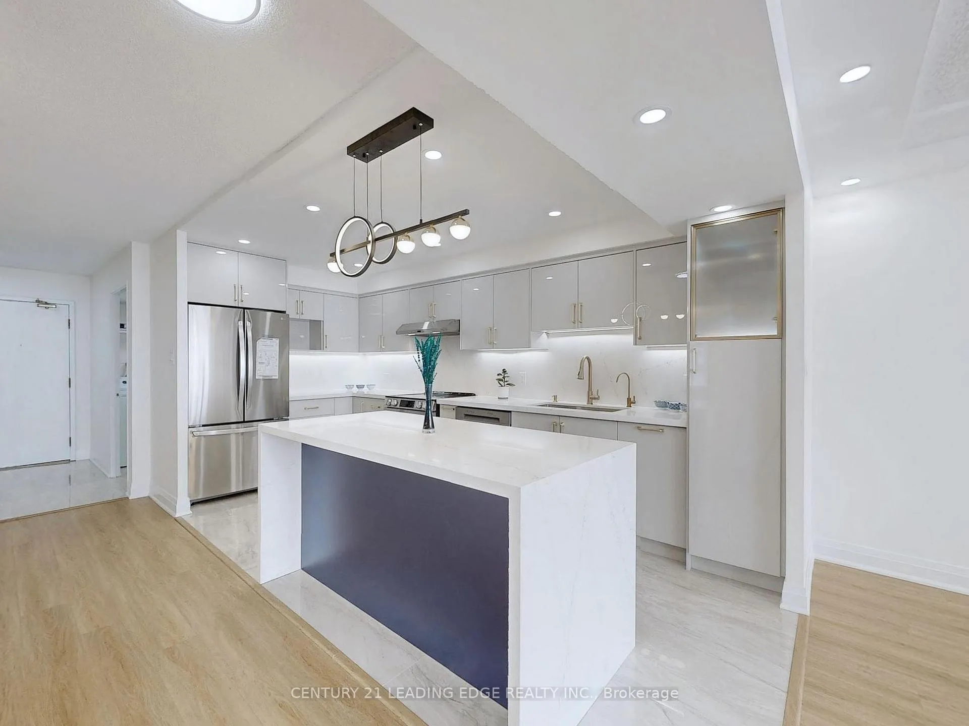 Photo 9 of Unit 403, 205 Wynford Drive, Toronto, Flemingdon Park — HOMEH