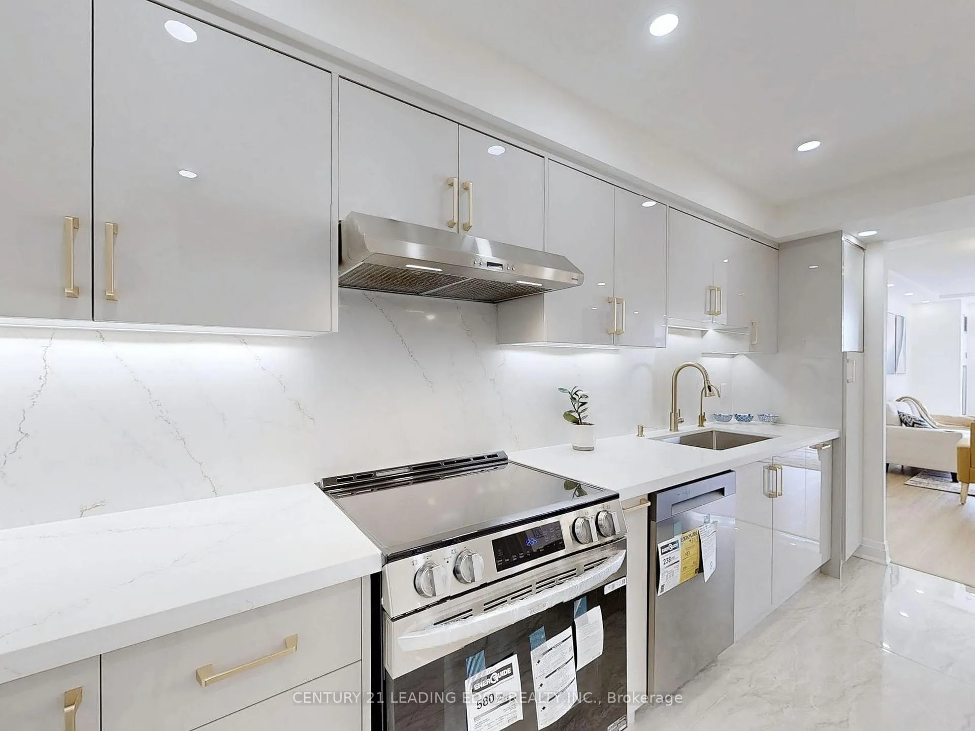 Photo 13 of Unit 403, 205 Wynford Drive, Toronto, Flemingdon Park — HOMEH