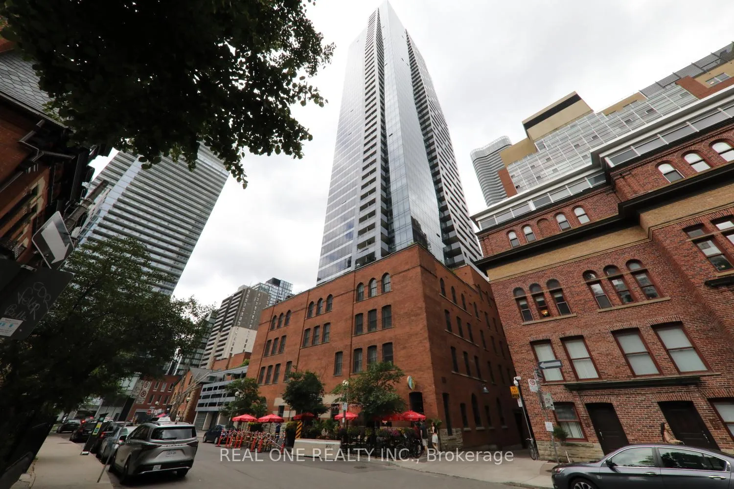 Photo 2 of Unit 2011, 5 St. Joseph Street, Toronto, Bay Street Corridor — HOMEH