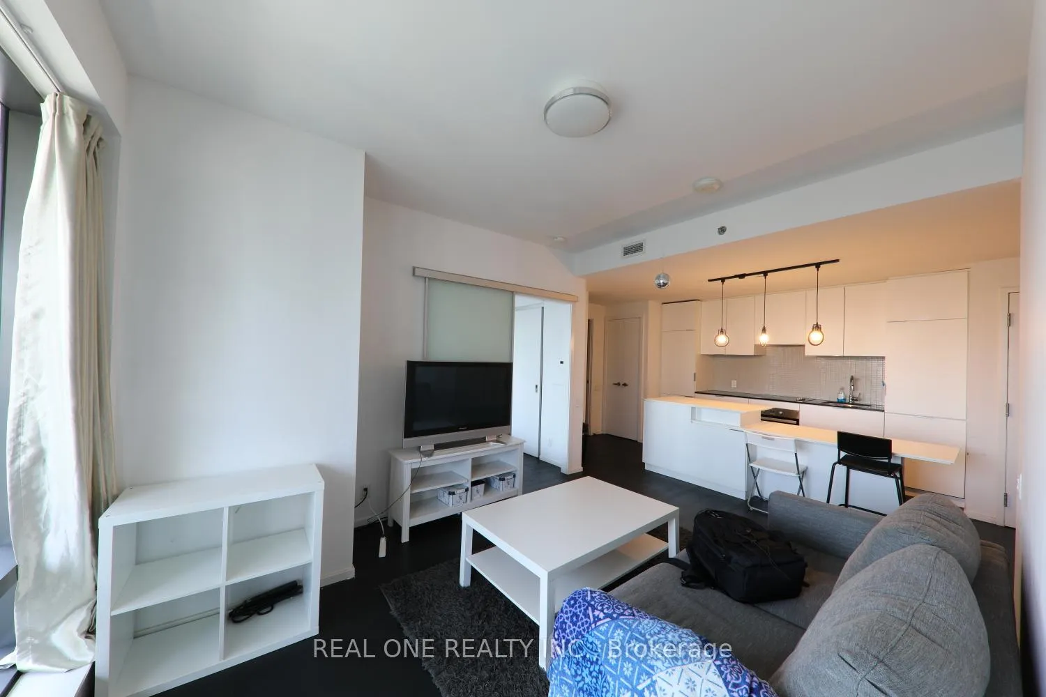 Photo 4 of Unit 2011, 5 St. Joseph Street, Toronto, Bay Street Corridor — HOMEH