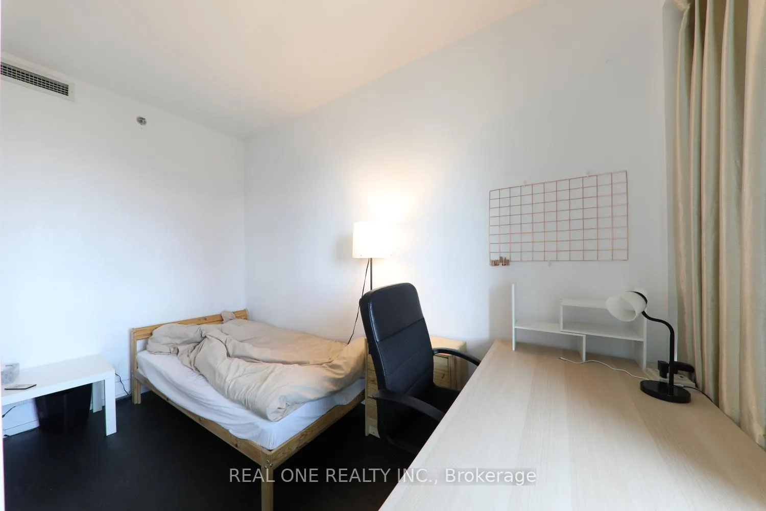 Photo 8 of Unit 2011, 5 St. Joseph Street, Toronto, Bay Street Corridor — HOMEH
