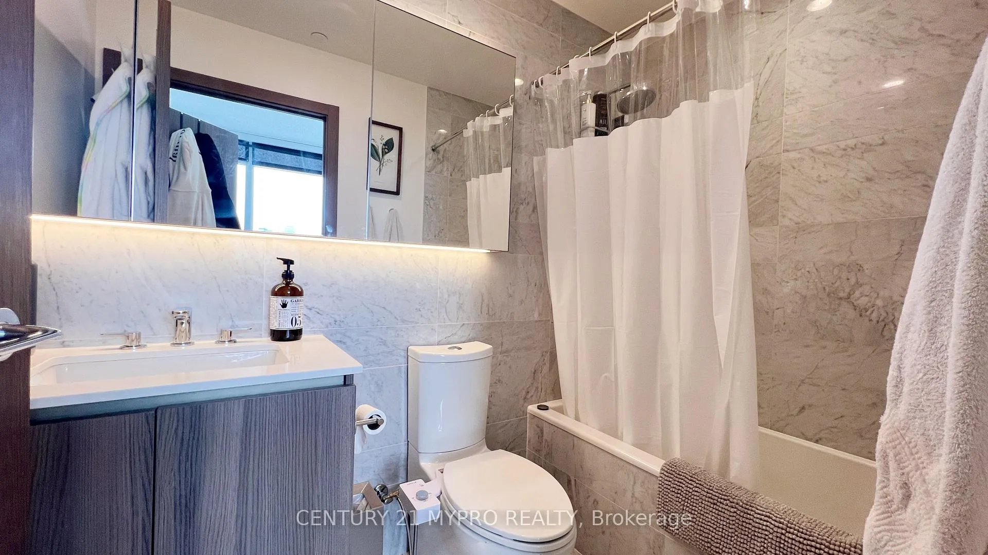Photo 13 of Unit 4015, 17 Bathurst Street, Toronto, Waterfront Communities — HOMEH