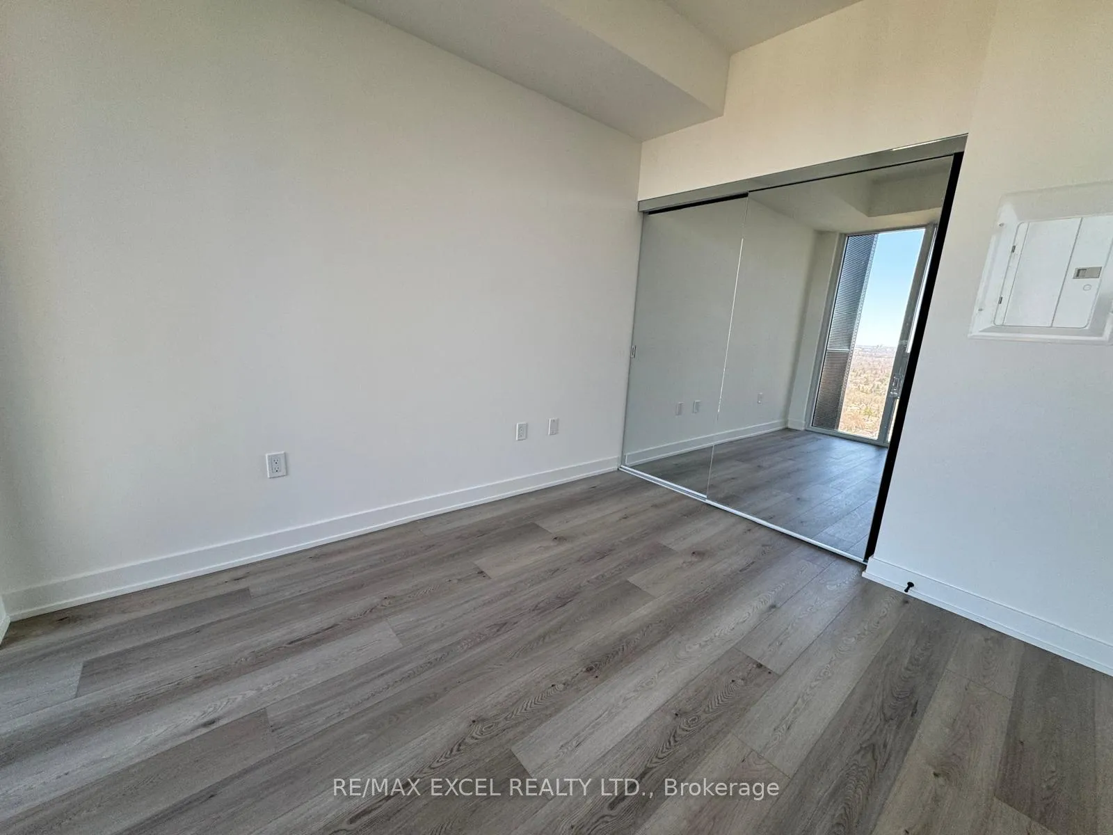Photo 9 of Unit 3408, 117 Broadway Avenue, Toronto, Mount Pleasant West — HOMEH