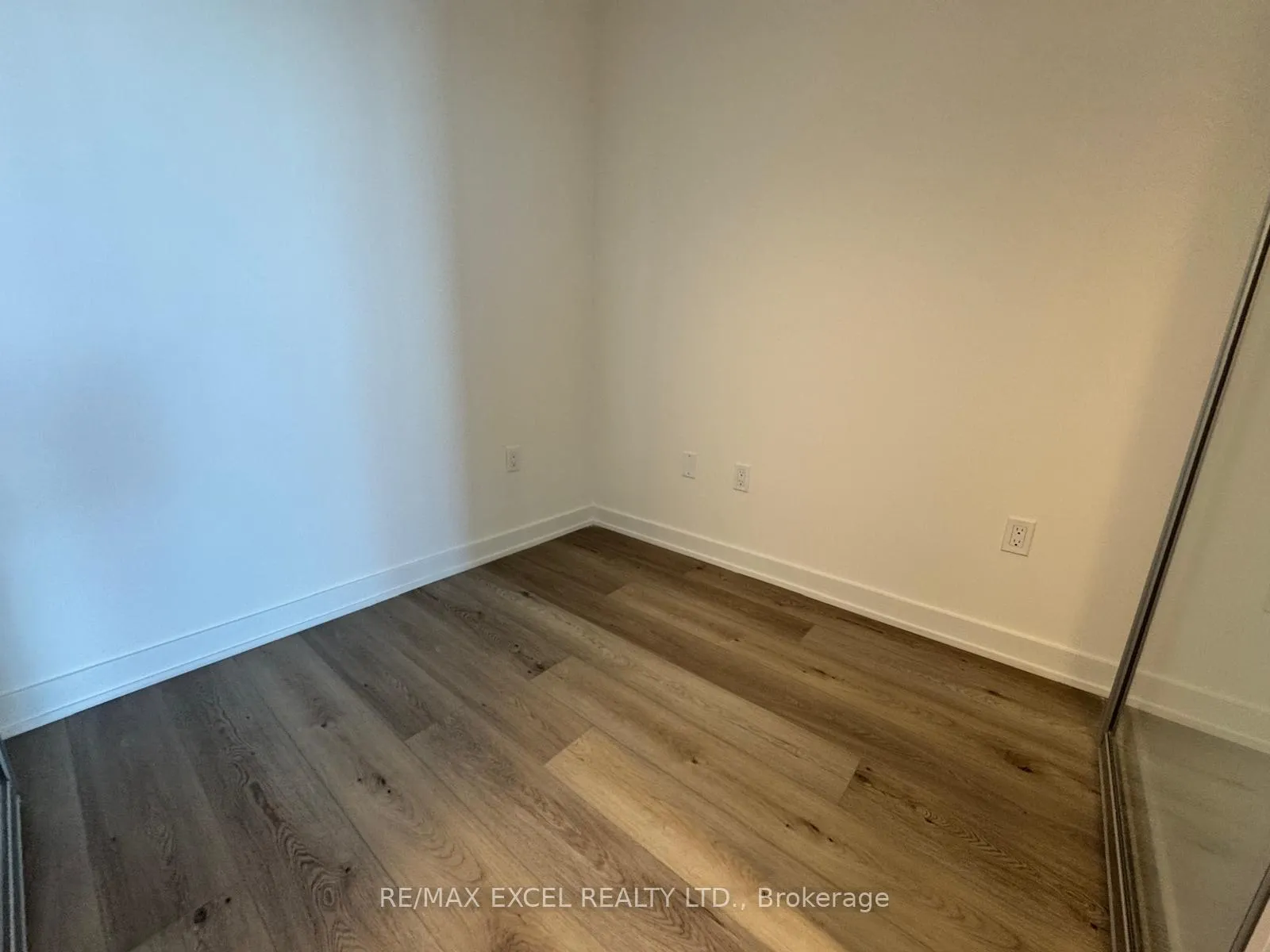 Photo 10 of Unit 3408, 117 Broadway Avenue, Toronto, Mount Pleasant West — HOMEH
