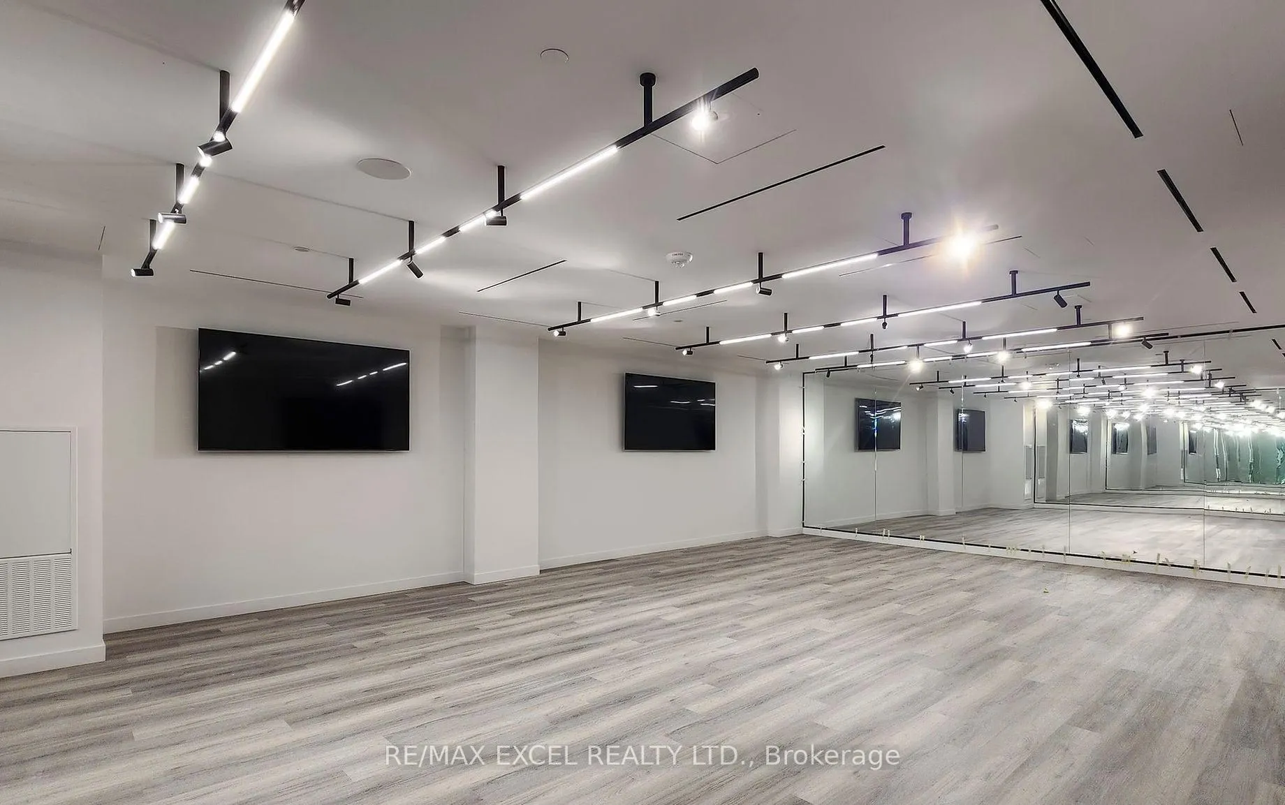 Photo 23 of Unit 3408, 117 Broadway Avenue, Toronto, Mount Pleasant West — HOMEH