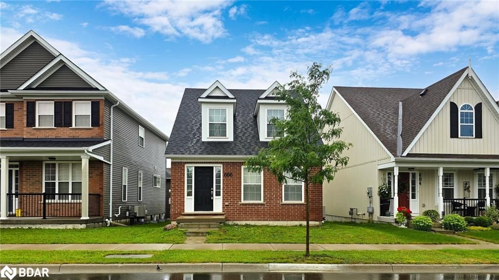 Front of 606 Haylock Gardens
