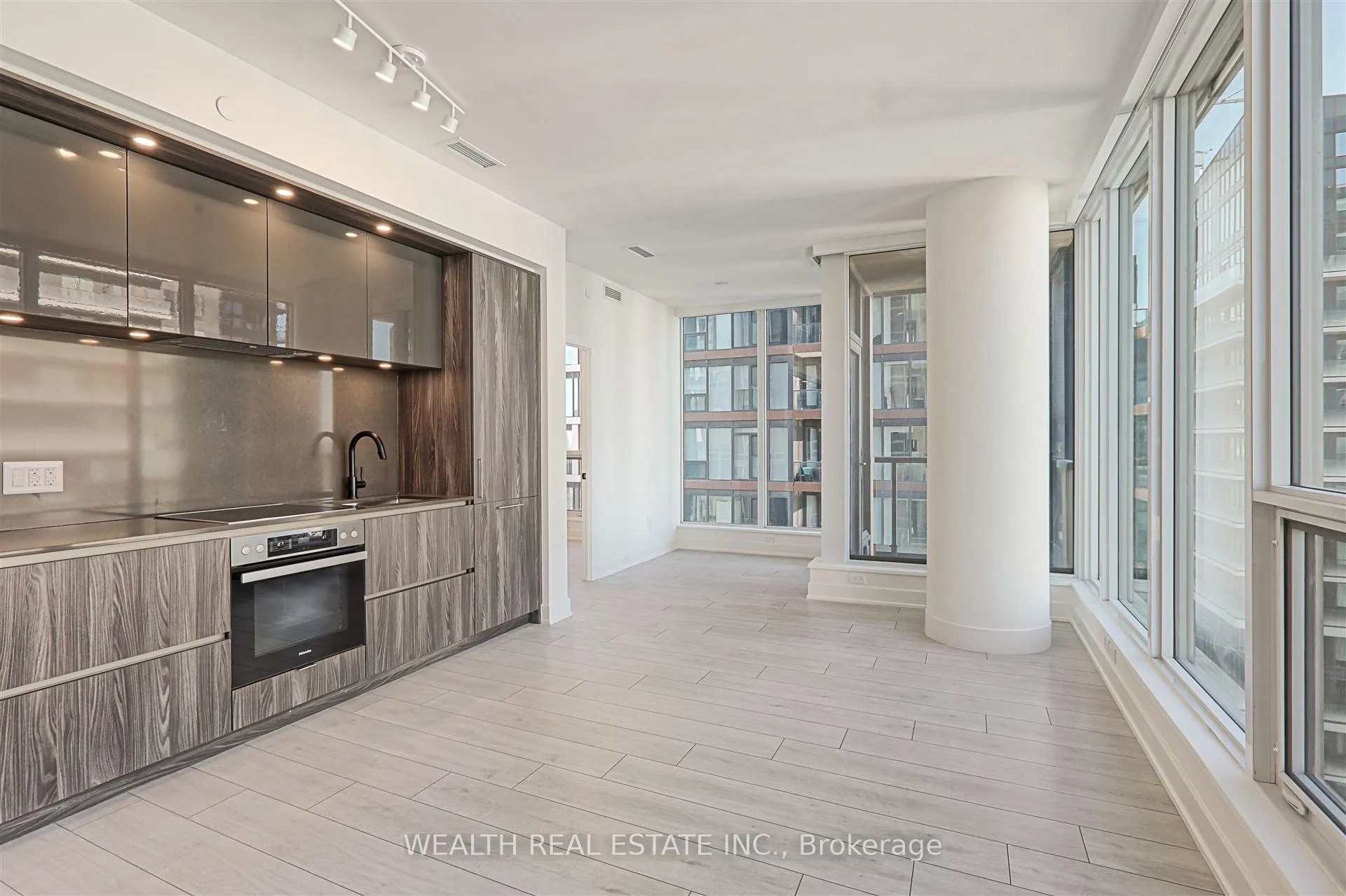 Photo 5 of Unit 3710, 35 Mercer Street, Toronto, Waterfront Communities — HOMEH